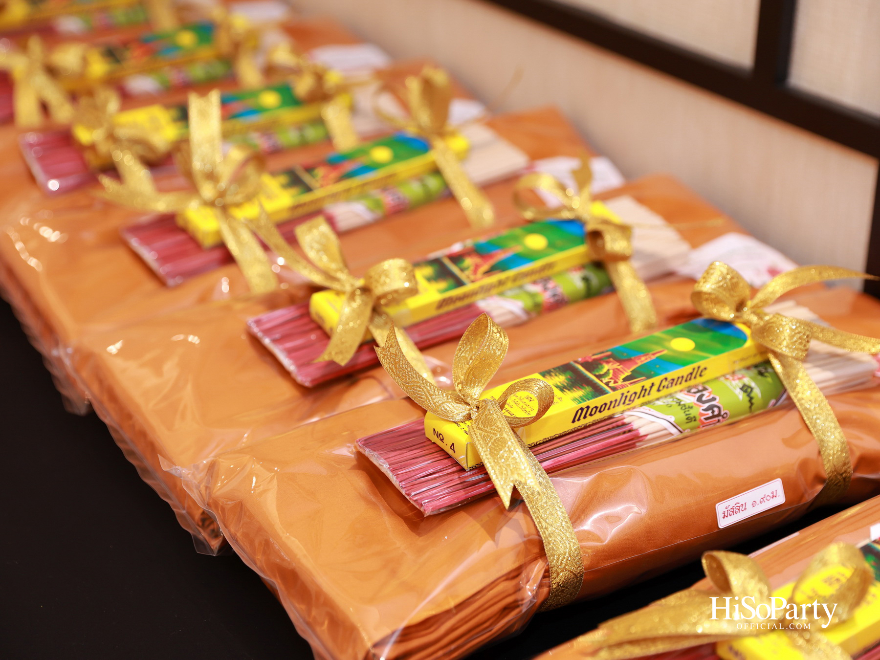 ดร.ลาลีวรรณ กาญจนจารี จัดพิธีทำบุญถวายภัตตาหารเพล เนื่องในโอกาสวันคล้ายวันเกิด ครบ 72 ปี