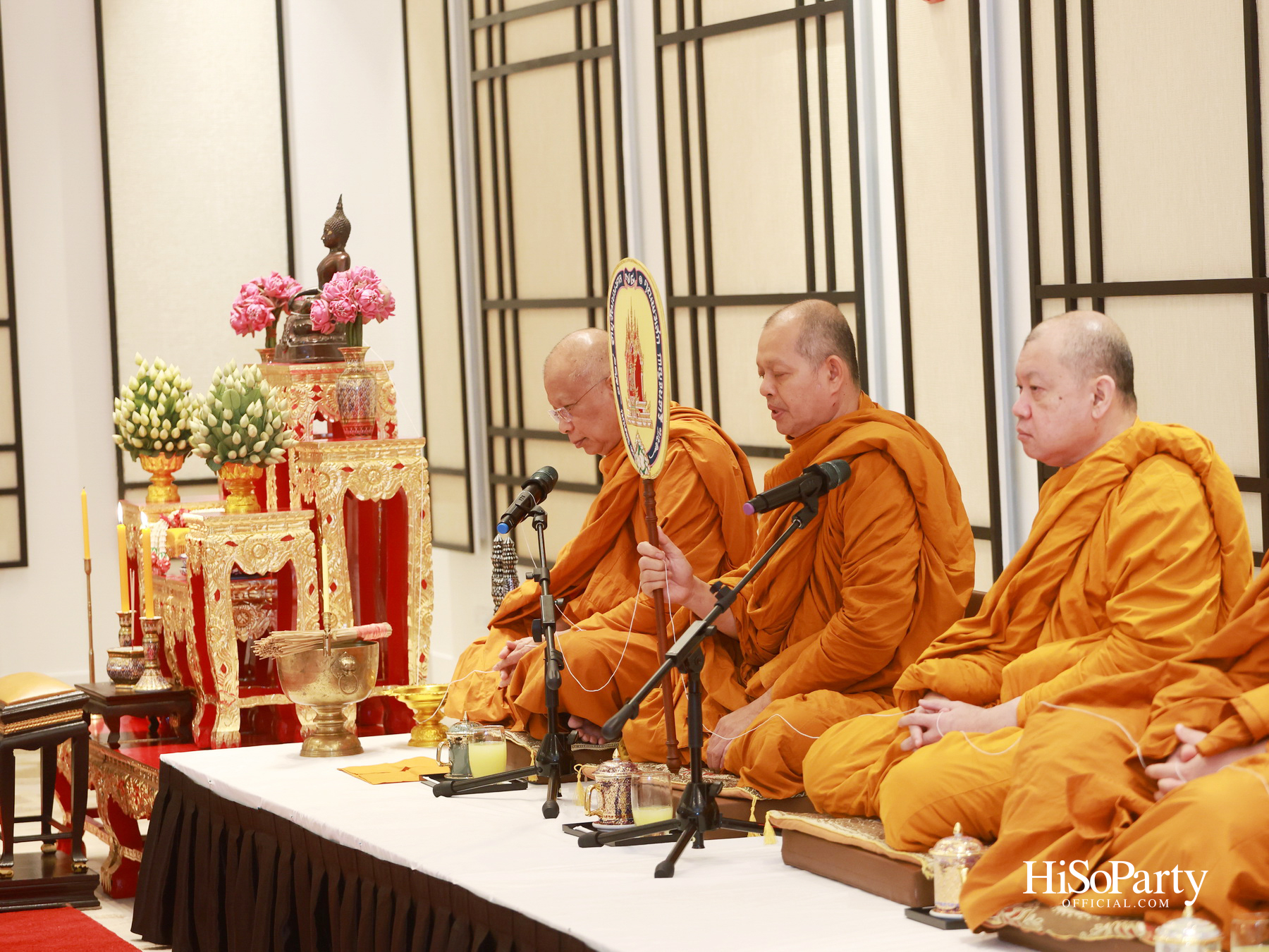 ดร.ลาลีวรรณ กาญจนจารี จัดพิธีทำบุญถวายภัตตาหารเพล เนื่องในโอกาสวันคล้ายวันเกิด ครบ 72 ปี