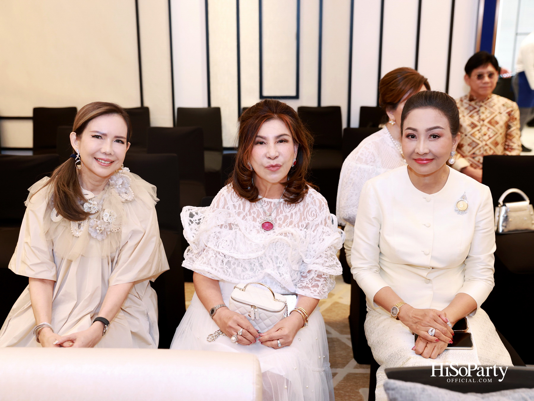 ดร.ลาลีวรรณ กาญจนจารี จัดพิธีทำบุญถวายภัตตาหารเพล เนื่องในโอกาสวันคล้ายวันเกิด ครบ 72 ปี