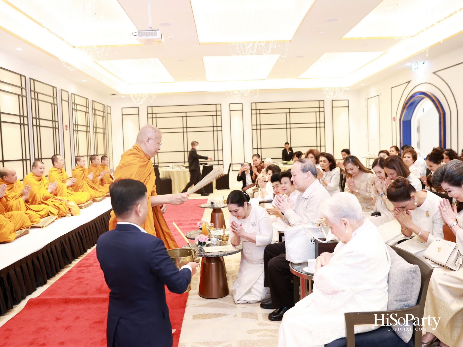 ดร.ลาลีวรรณ กาญจนจารี