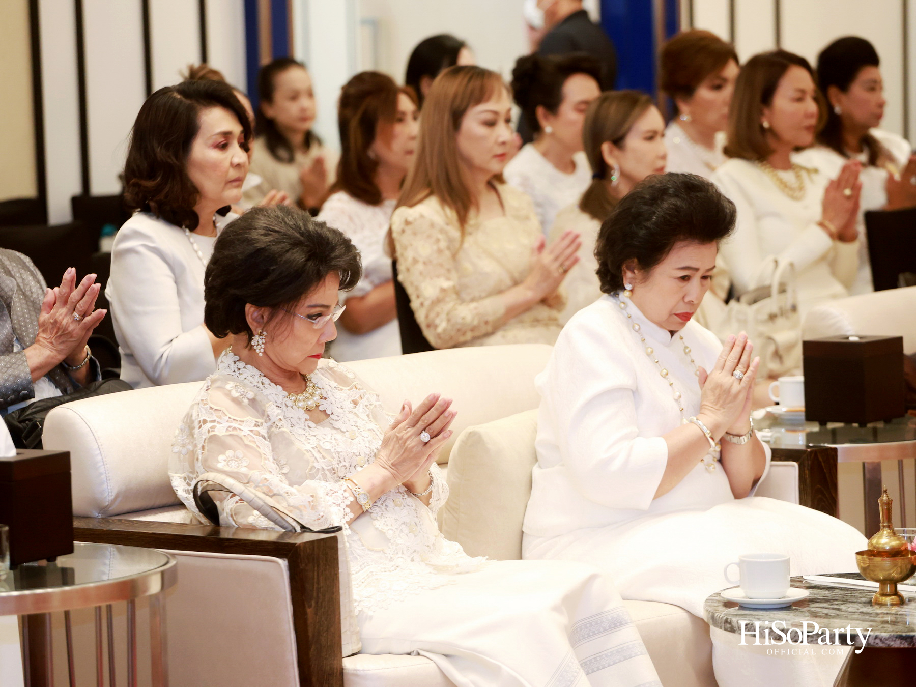 ดร.ลาลีวรรณ กาญจนจารี จัดพิธีทำบุญถวายภัตตาหารเพล เนื่องในโอกาสวันคล้ายวันเกิด ครบ 72 ปี