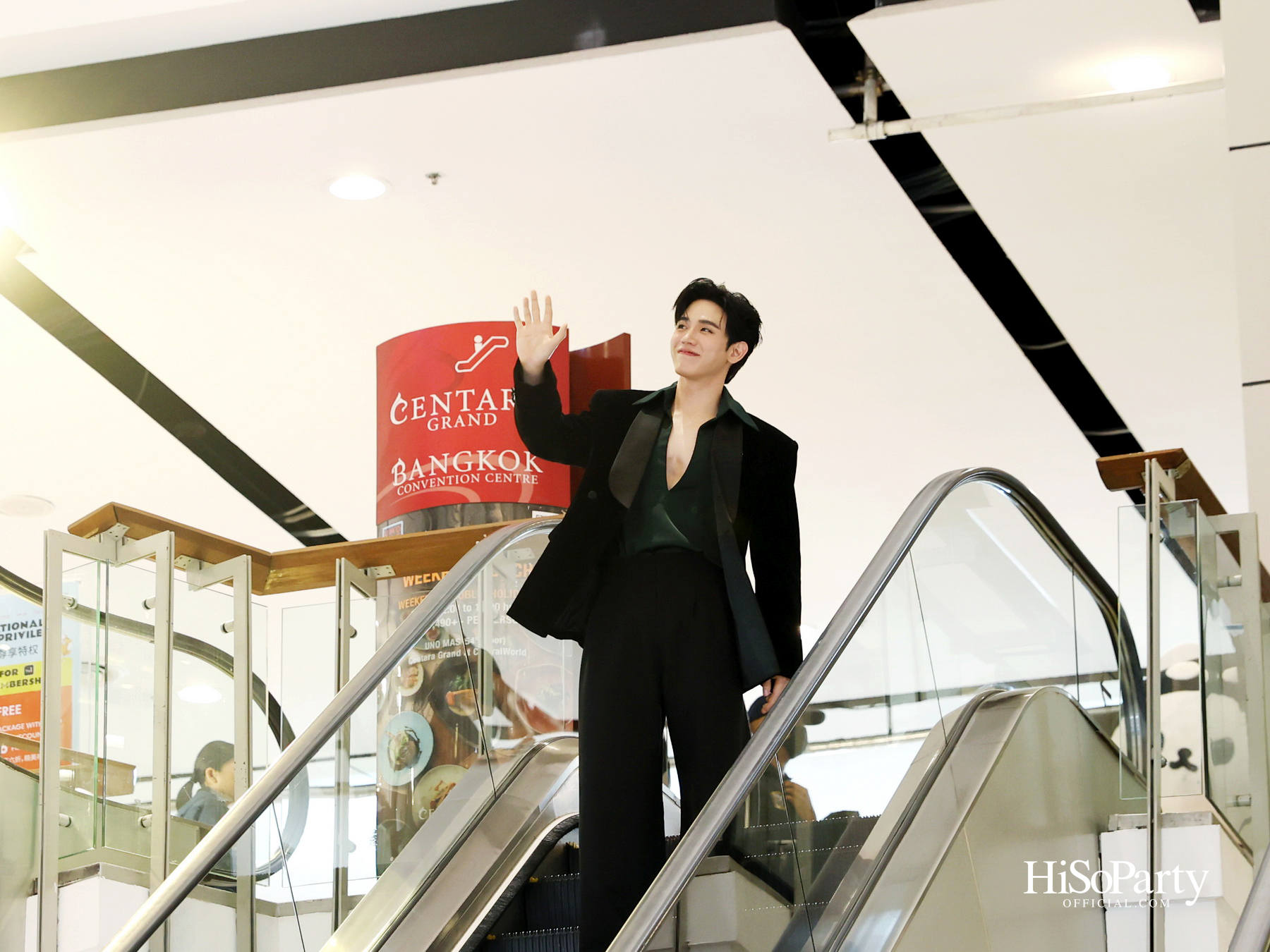 LINE STICKERS AWARDS 2025 เปิดพื้นที่จักรวาลแห่งความคิดสร้างสรรค์ ใจกลางเซ็นทรัลเวิลด์