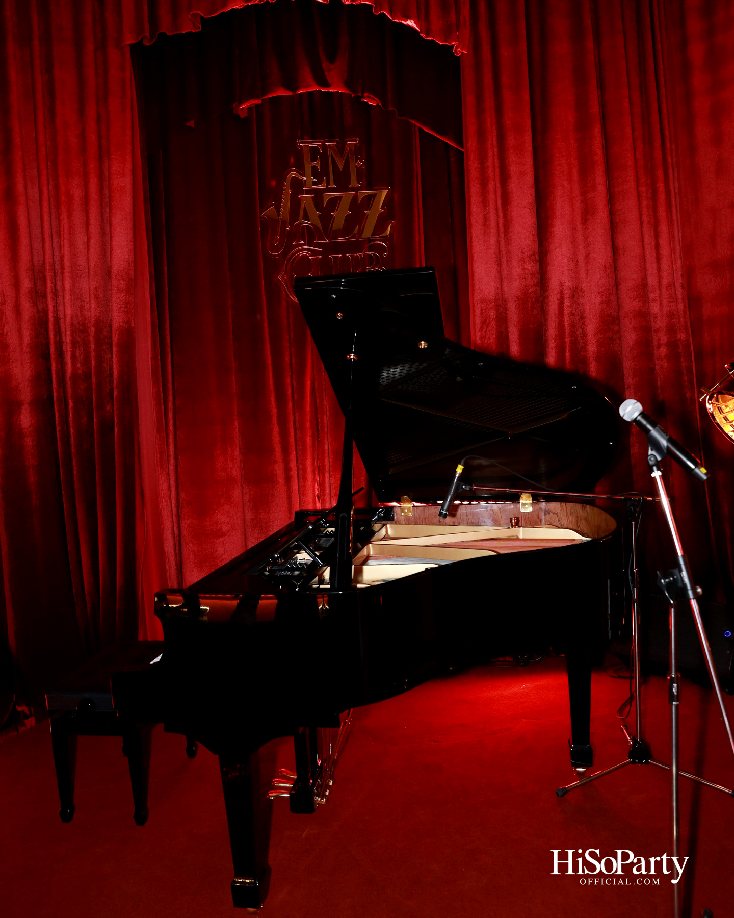  เอ็ม ดิสทริค เนรมิตค่ำคืน ‘EM DISTRICT: EM JAZZ CLUB’ ขอบคุณลูกค้าคนสำคัญในบรรยากาศแจ๊สบาร์สไตล์นิวยอร์ก