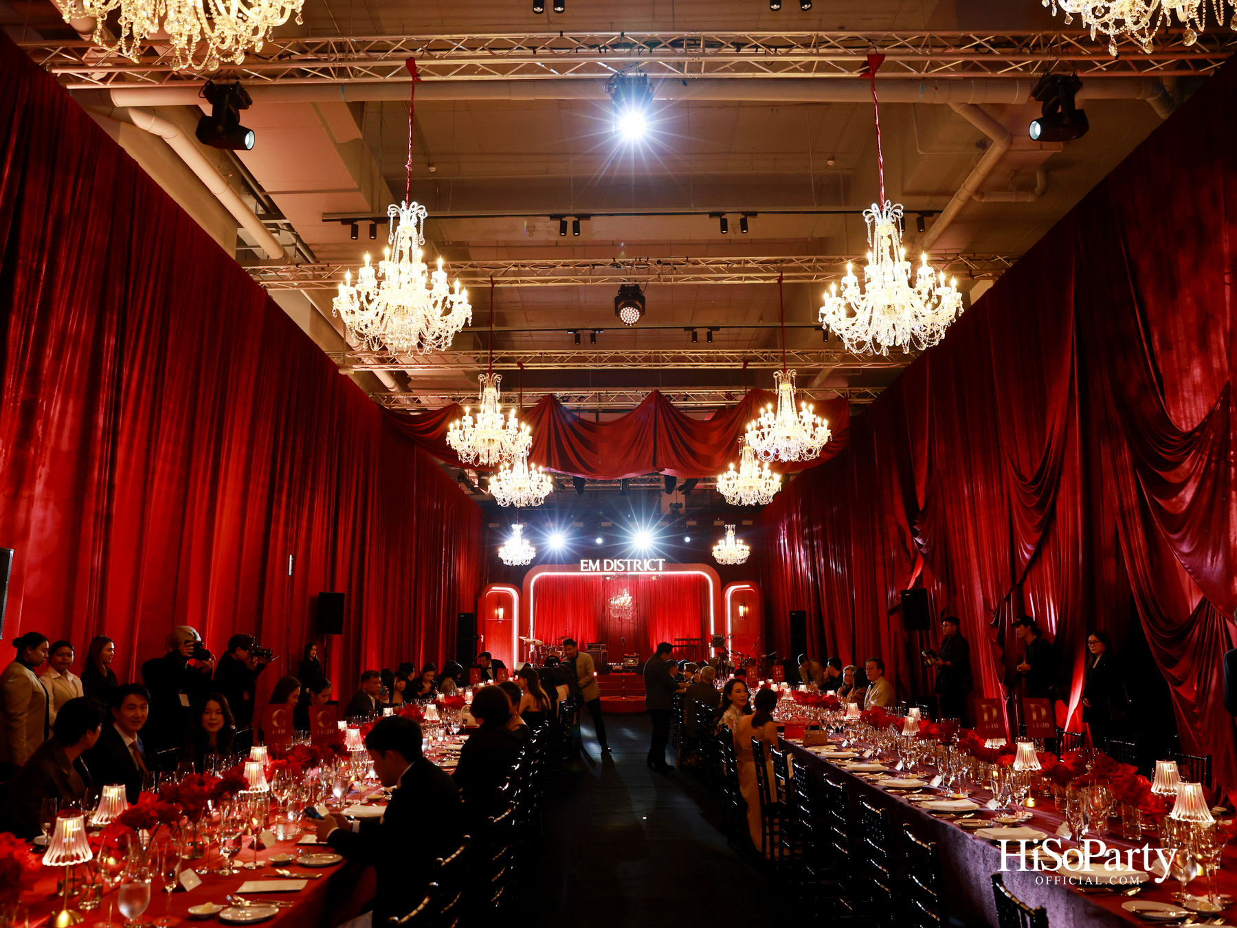  เอ็ม ดิสทริค เนรมิตค่ำคืน ‘EM DISTRICT: EM JAZZ CLUB’ ขอบคุณลูกค้าคนสำคัญในบรรยากาศแจ๊สบาร์สไตล์นิวยอร์ก