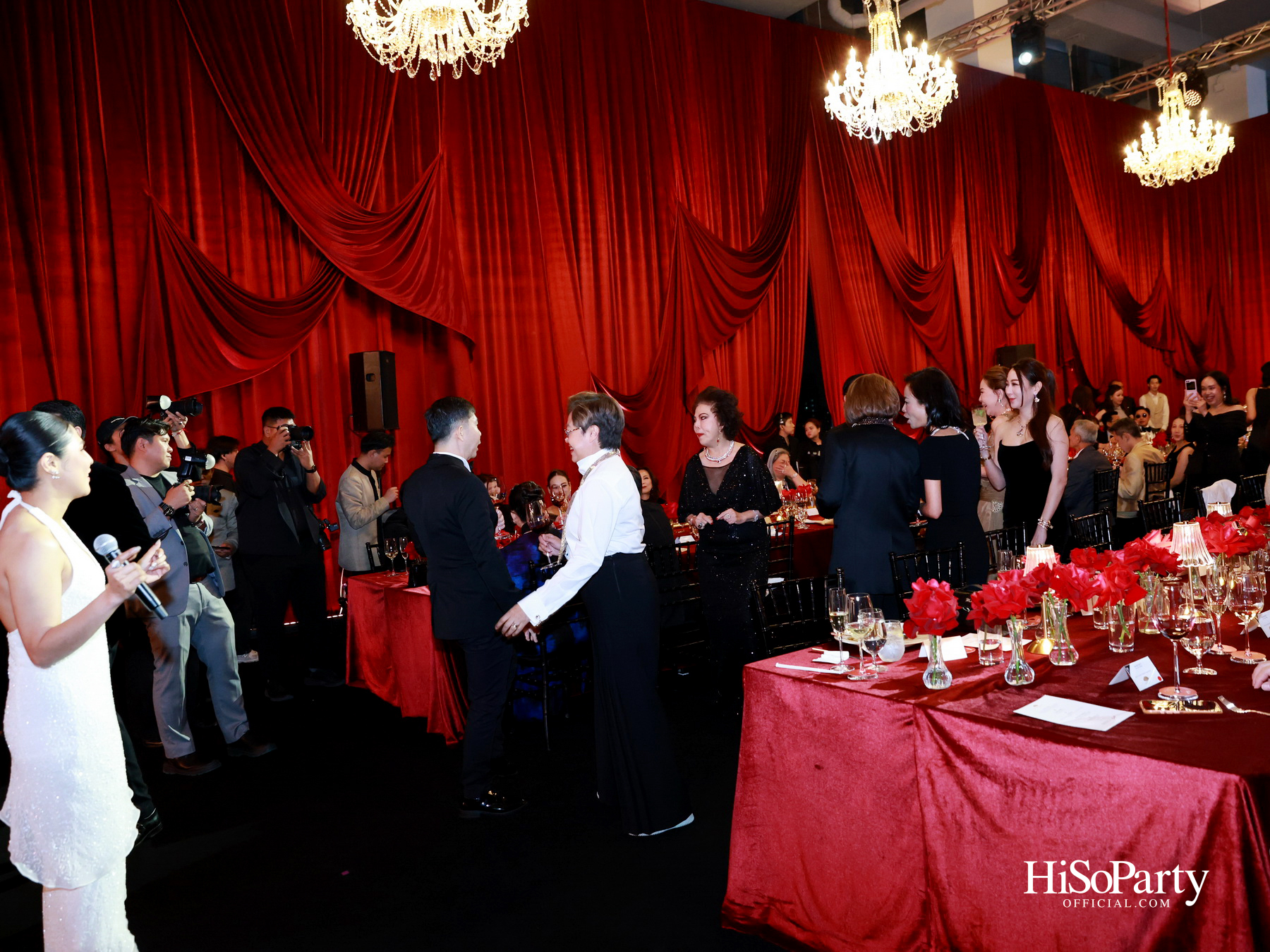  เอ็ม ดิสทริค เนรมิตค่ำคืน ‘EM DISTRICT: EM JAZZ CLUB’ ขอบคุณลูกค้าคนสำคัญในบรรยากาศแจ๊สบาร์สไตล์นิวยอร์ก