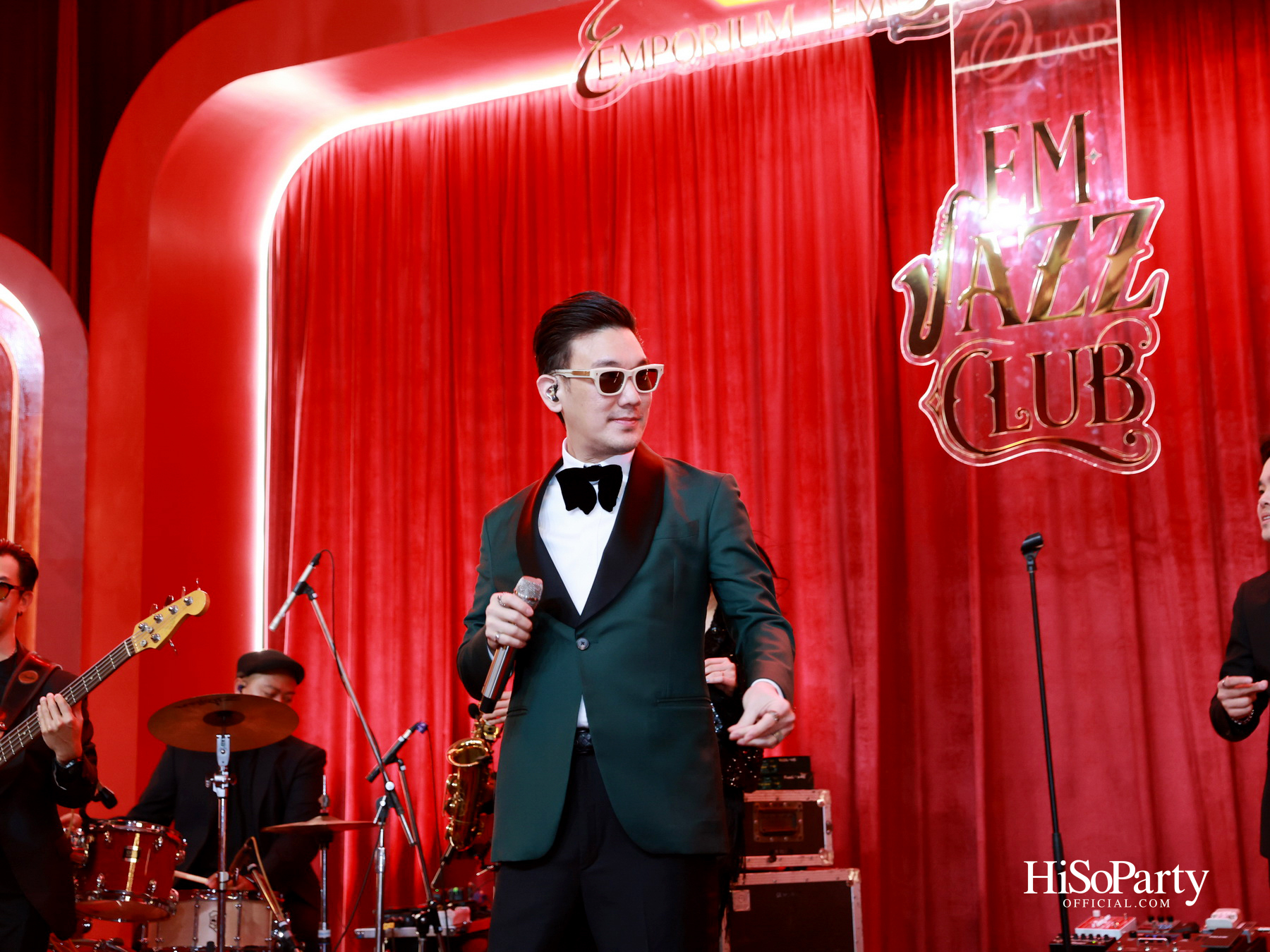  เอ็ม ดิสทริค เนรมิตค่ำคืน ‘EM DISTRICT: EM JAZZ CLUB’ ขอบคุณลูกค้าคนสำคัญในบรรยากาศแจ๊สบาร์สไตล์นิวยอร์ก