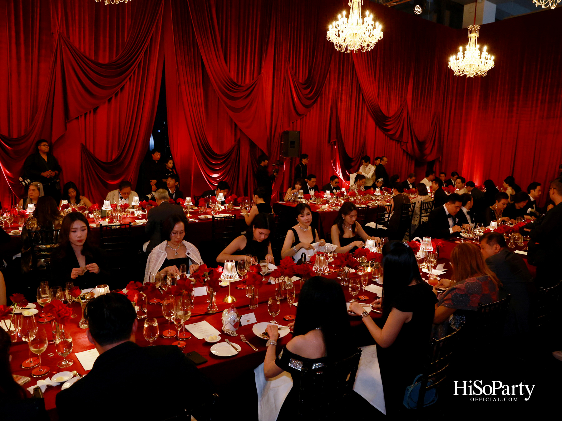  เอ็ม ดิสทริค เนรมิตค่ำคืน ‘EM DISTRICT: EM JAZZ CLUB’ ขอบคุณลูกค้าคนสำคัญในบรรยากาศแจ๊สบาร์สไตล์นิวยอร์ก