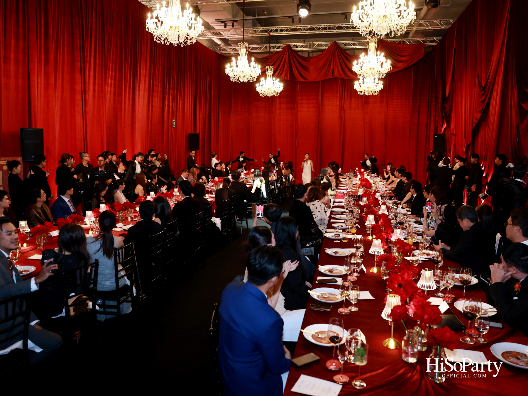  เอ็ม ดิสทริค เนรมิตค่ำคืน ‘EM DISTRICT: EM JAZZ CLUB’ ขอบคุณลูกค้าคนสำคัญในบรรยากาศแจ๊สบาร์สไตล์นิวยอร์ก