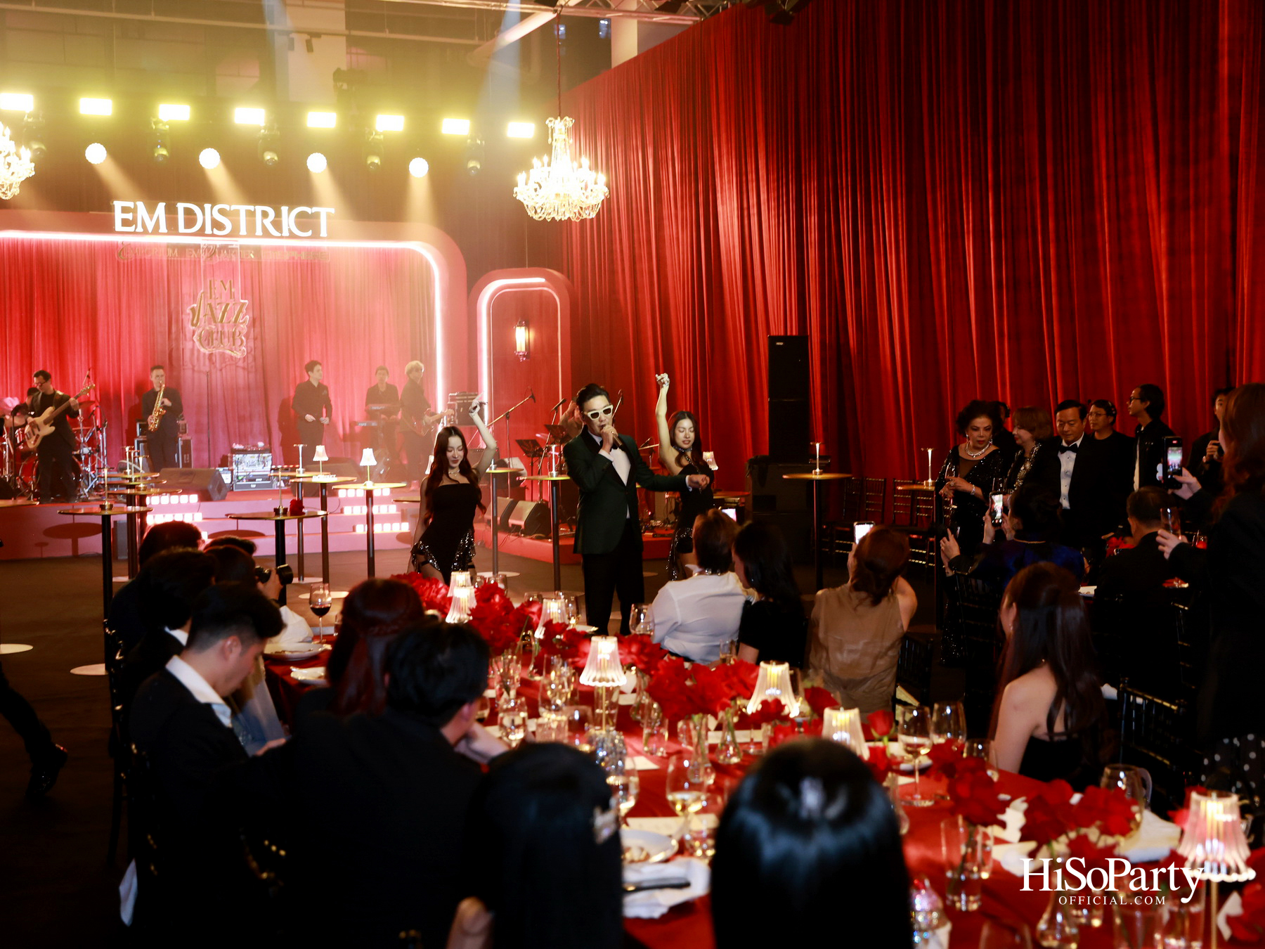  เอ็ม ดิสทริค เนรมิตค่ำคืน ‘EM DISTRICT: EM JAZZ CLUB’ ขอบคุณลูกค้าคนสำคัญในบรรยากาศแจ๊สบาร์สไตล์นิวยอร์ก