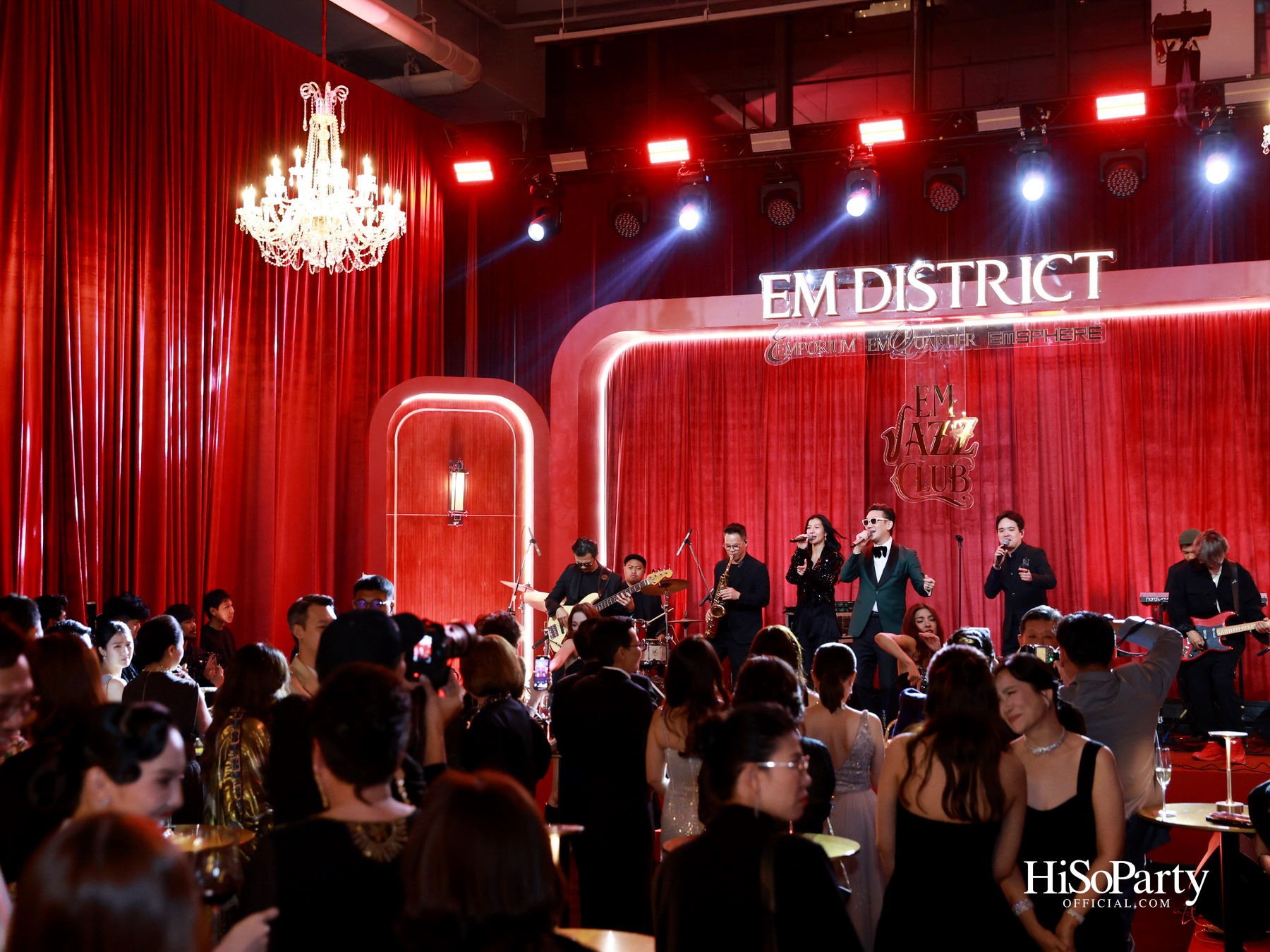  เอ็ม ดิสทริค เนรมิตค่ำคืน ‘EM DISTRICT: EM JAZZ CLUB’ ขอบคุณลูกค้าคนสำคัญในบรรยากาศแจ๊สบาร์สไตล์นิวยอร์ก