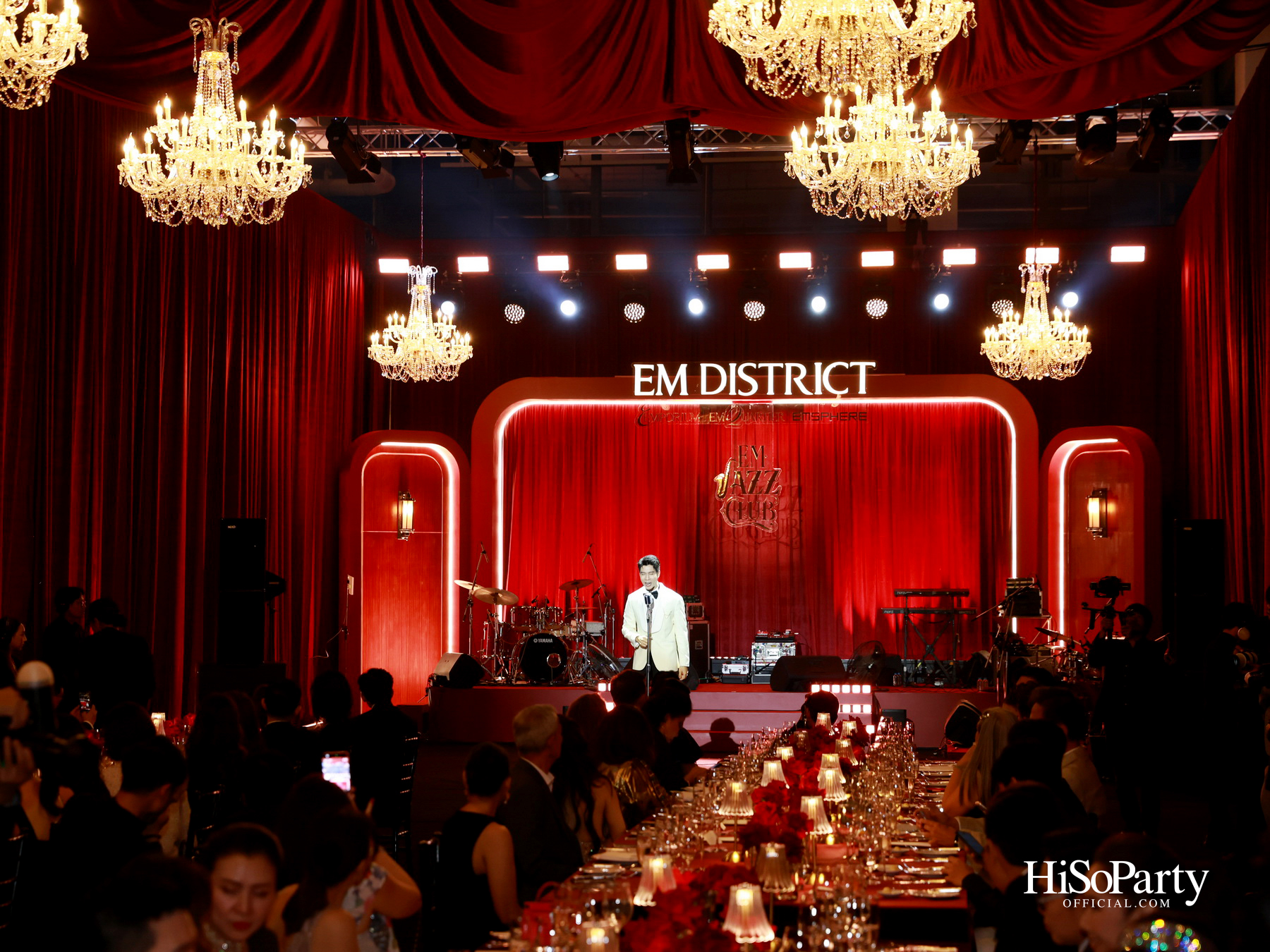  เอ็ม ดิสทริค เนรมิตค่ำคืน ‘EM DISTRICT: EM JAZZ CLUB’ ขอบคุณลูกค้าคนสำคัญในบรรยากาศแจ๊สบาร์สไตล์นิวยอร์ก