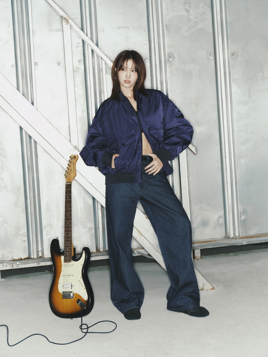 Onitsuka Tiger เปิดตัวภาพแคมเปญคอลเลกชัน DENIVITA ร่วมกับ MOMO วง TWICE