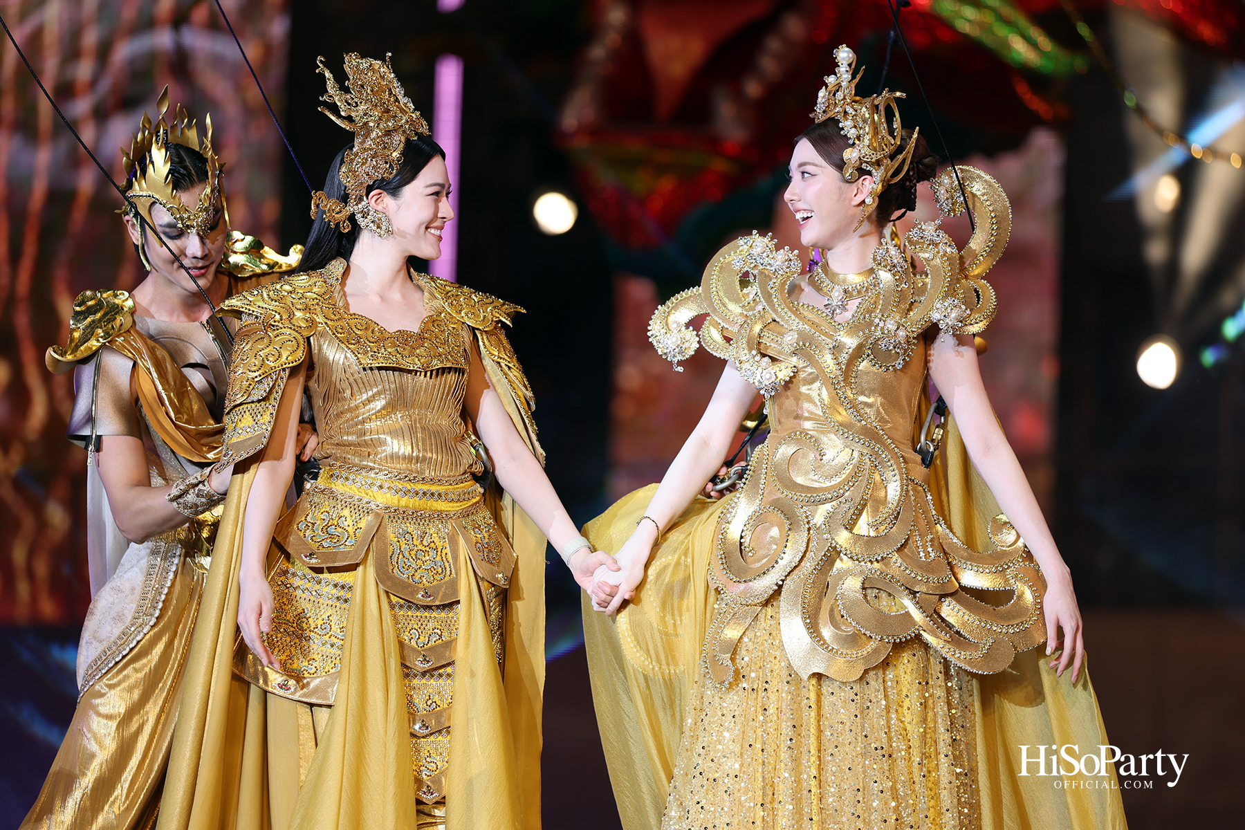 เอ็ม ดิสทริค ฉลองตรุษจีนปีมะเมีย เปิด ‘จักรพรรดิเทพมังกรสวรรค์’ 40 เมตร พร้อมโชว์สุดอลังการจาก หลิง-ออม