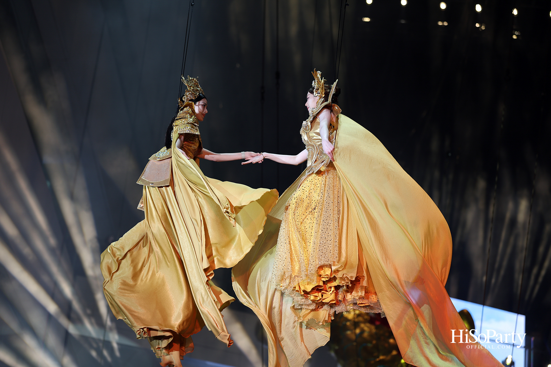 เอ็ม ดิสทริค ฉลองตรุษจีนปีมะเมีย เปิด ‘จักรพรรดิเทพมังกรสวรรค์’ 40 เมตร พร้อมโชว์สุดอลังการจาก หลิง-ออม