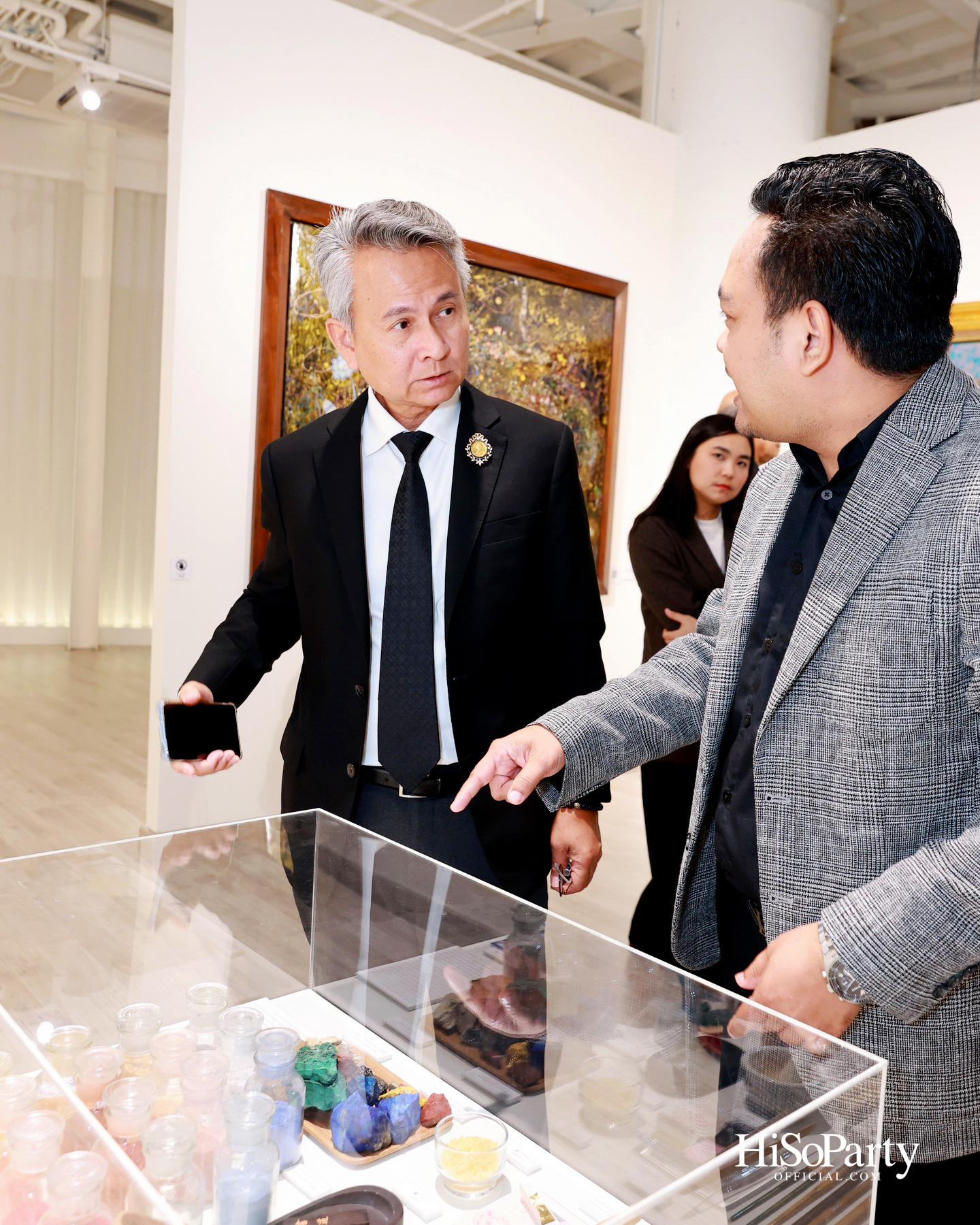 สยามพารากอน จัดนิทรรศการ ‘น้อมรำลึกในพระมหากรุณาธิคุณ แห่งสมเด็จพระบรมราชชนนีพันปีหลวง’ พร้อมเปิด Art Jewel ชั้น 5