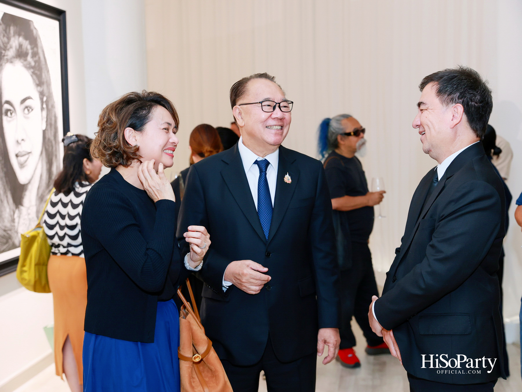 สยามพารากอน จัดนิทรรศการ ‘น้อมรำลึกในพระมหากรุณาธิคุณ แห่งสมเด็จพระบรมราชชนนีพันปีหลวง’ พร้อมเปิด Art Jewel ชั้น 5