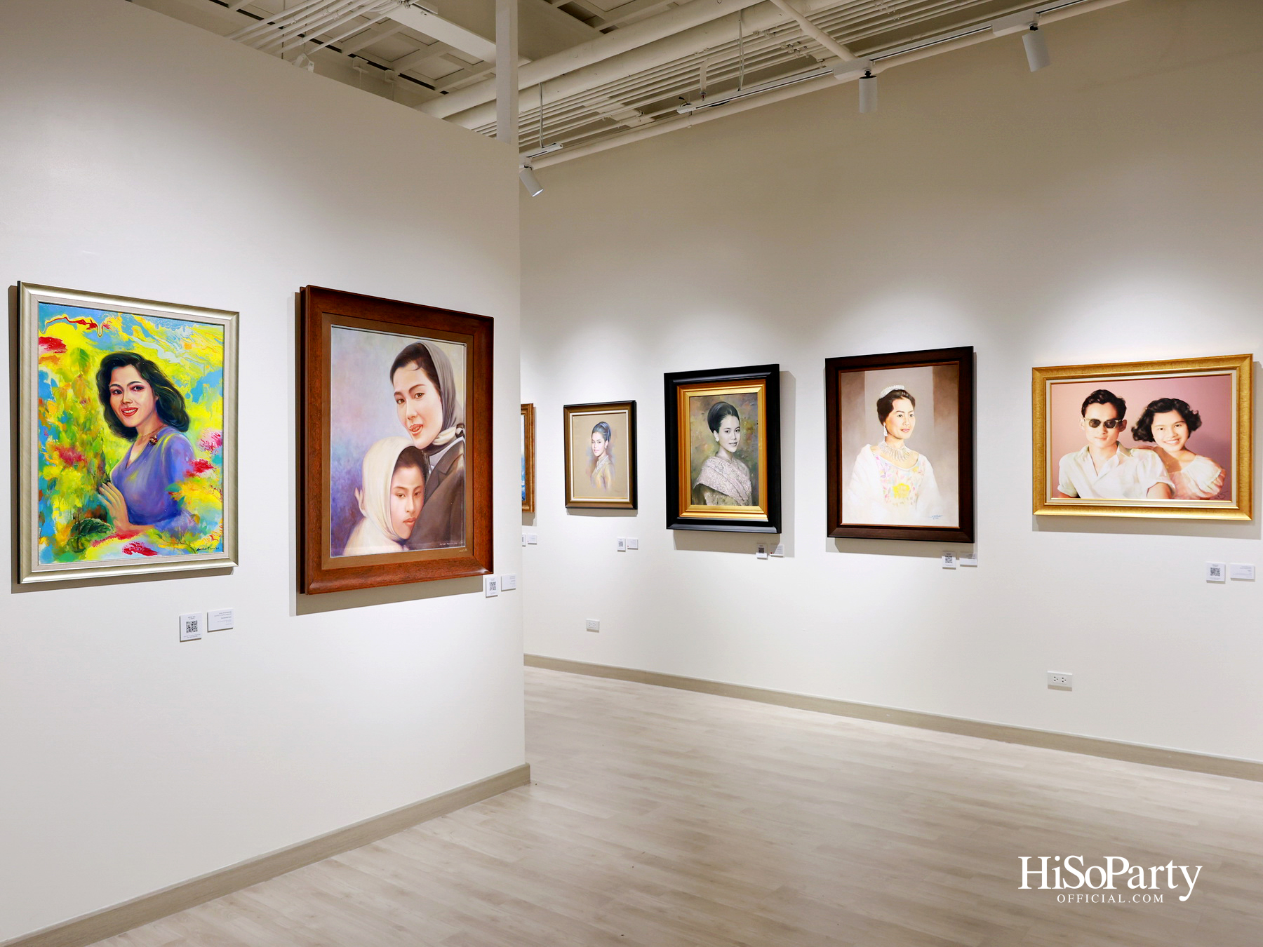 สยามพารากอน จัดนิทรรศการ ‘น้อมรำลึกในพระมหากรุณาธิคุณ แห่งสมเด็จพระบรมราชชนนีพันปีหลวง’ พร้อมเปิด Art Jewel ชั้น 5