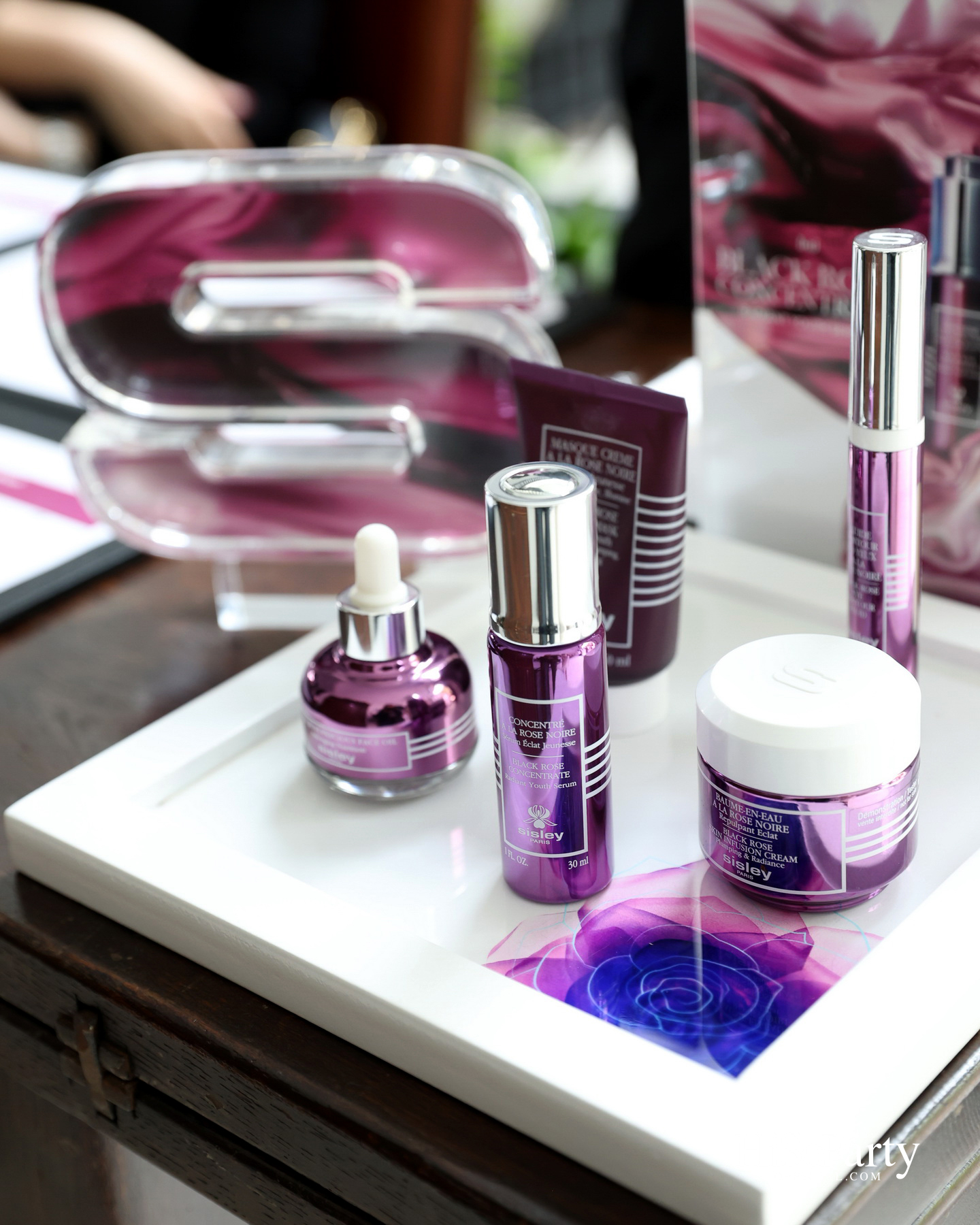 ‘Black Rose Concentrate Radiant Youth Serum’ นวัตกรรมล่าสุดจาก Sisley เปิดตัวอย่างเอ็กซ์คลูซีฟ ณ The Siam Hotel