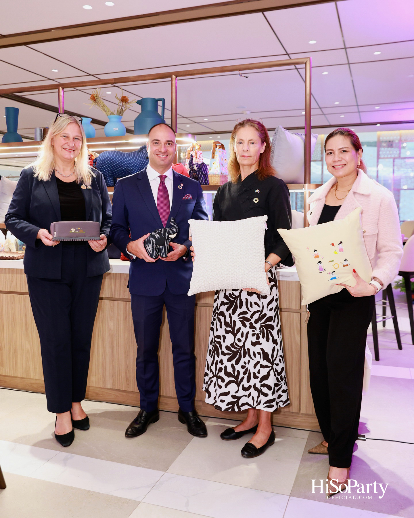 อมารี กรุงเทพฯ และ ออนิกซ์ ฮอสพิทาลิตี้ กรุ๊ป เฉลิมฉลองวันสตรีสากล ภายใต้แนวคิด ‘Stories of Women, Power & Purpose’