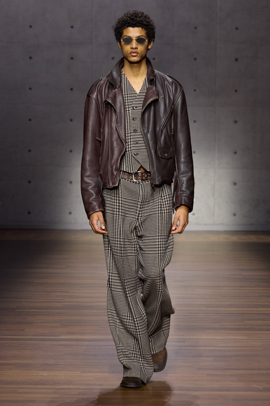 Emporio Armani Autumn/Winter 2026–27 นิยามใหม่ของความสมดุลระหว่างกฎเกณฑ์และเสรีภาพ