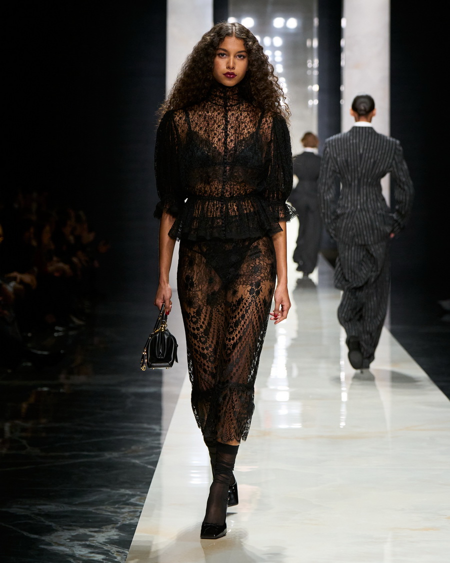 Dolce&Gabbana เผยโฉมคอลเลกชัน Women’s Fall/Winter 2026 ภายใต้แนวคิด ‘Identity’ สะท้อนอัตลักษณ์และเสน่ห์เหนือกาลเวลา