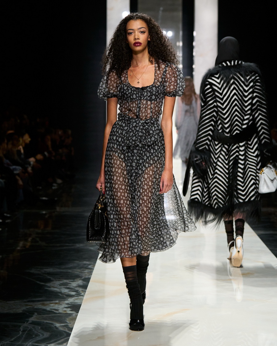 Dolce&Gabbana เผยโฉมคอลเลกชัน Women’s Fall/Winter 2026 ภายใต้แนวคิด ‘Identity’ สะท้อนอัตลักษณ์และเสน่ห์เหนือกาลเวลา