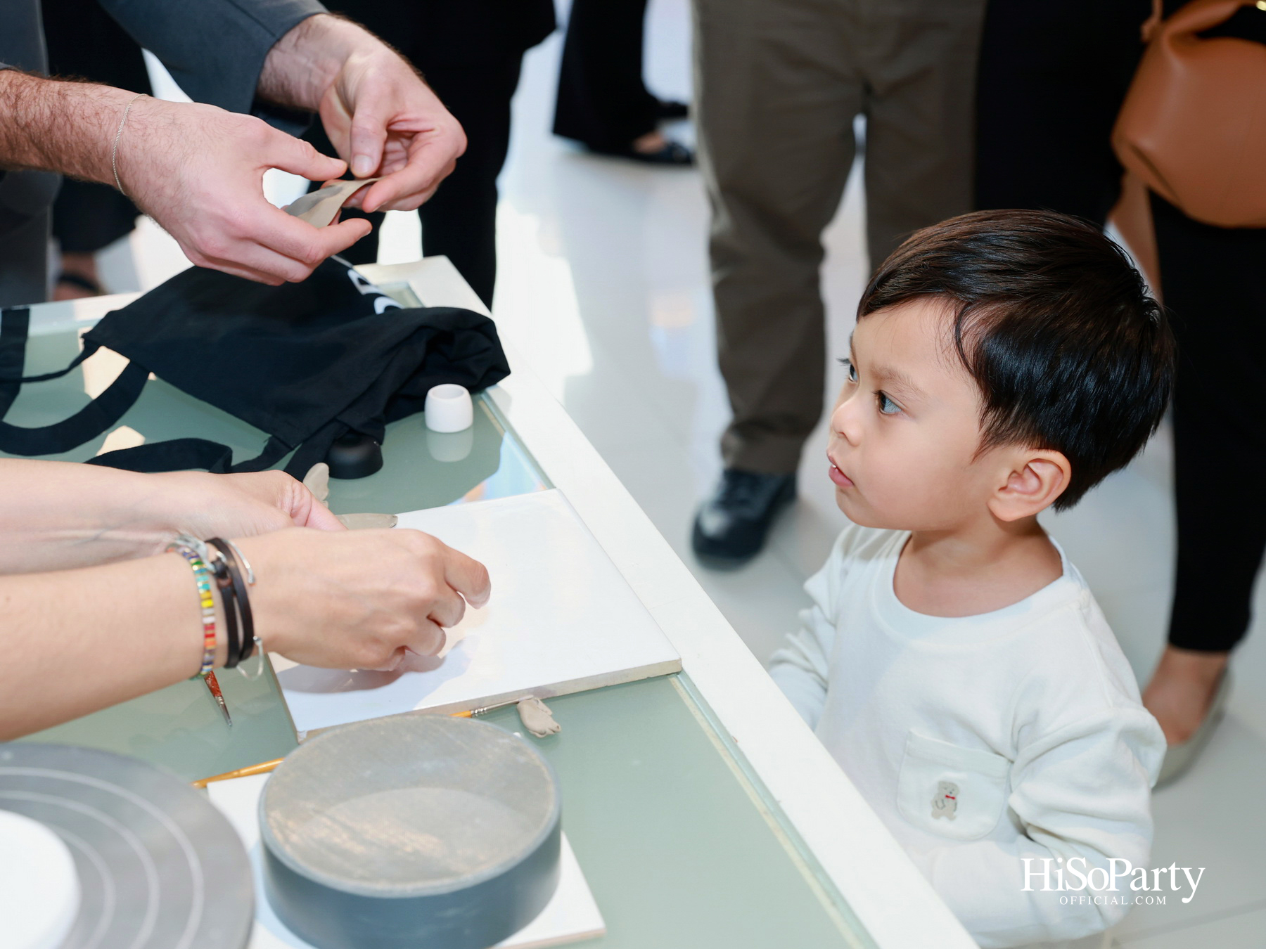 Crystal Symphony และ Lladró เผยประสบการณ์สุดเอ็กซ์คลูซีฟ ถ่ายทอดสุนทรียศาสตร์แห่งแสงไฟผ่านงานพอร์ซเลนร่วมสมัย