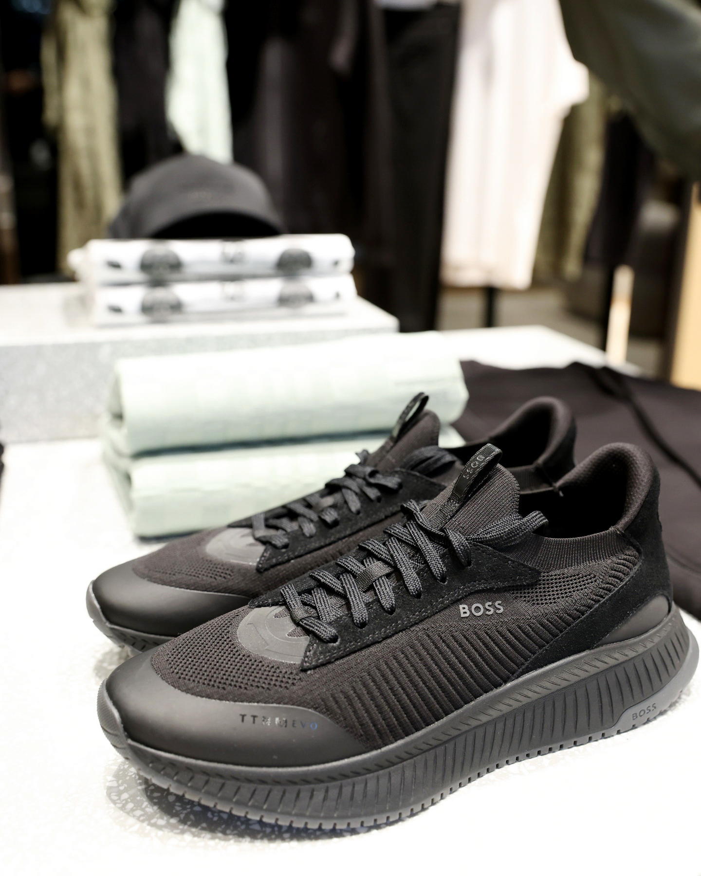 BOSS เปิดแฟล็กชิปสโตร์ One Bangkok อย่างยิ่งใหญ่ ต้อนรับเหล่าคนดังร่วมถ่ายทอดสไตล์ ‘Be Your Own BOSS’