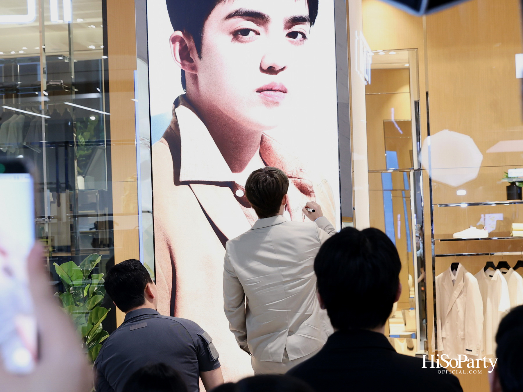 BOSS เปิดแฟล็กชิปสโตร์ One Bangkok อย่างยิ่งใหญ่ ต้อนรับเหล่าคนดังร่วมถ่ายทอดสไตล์ ‘Be Your Own BOSS’