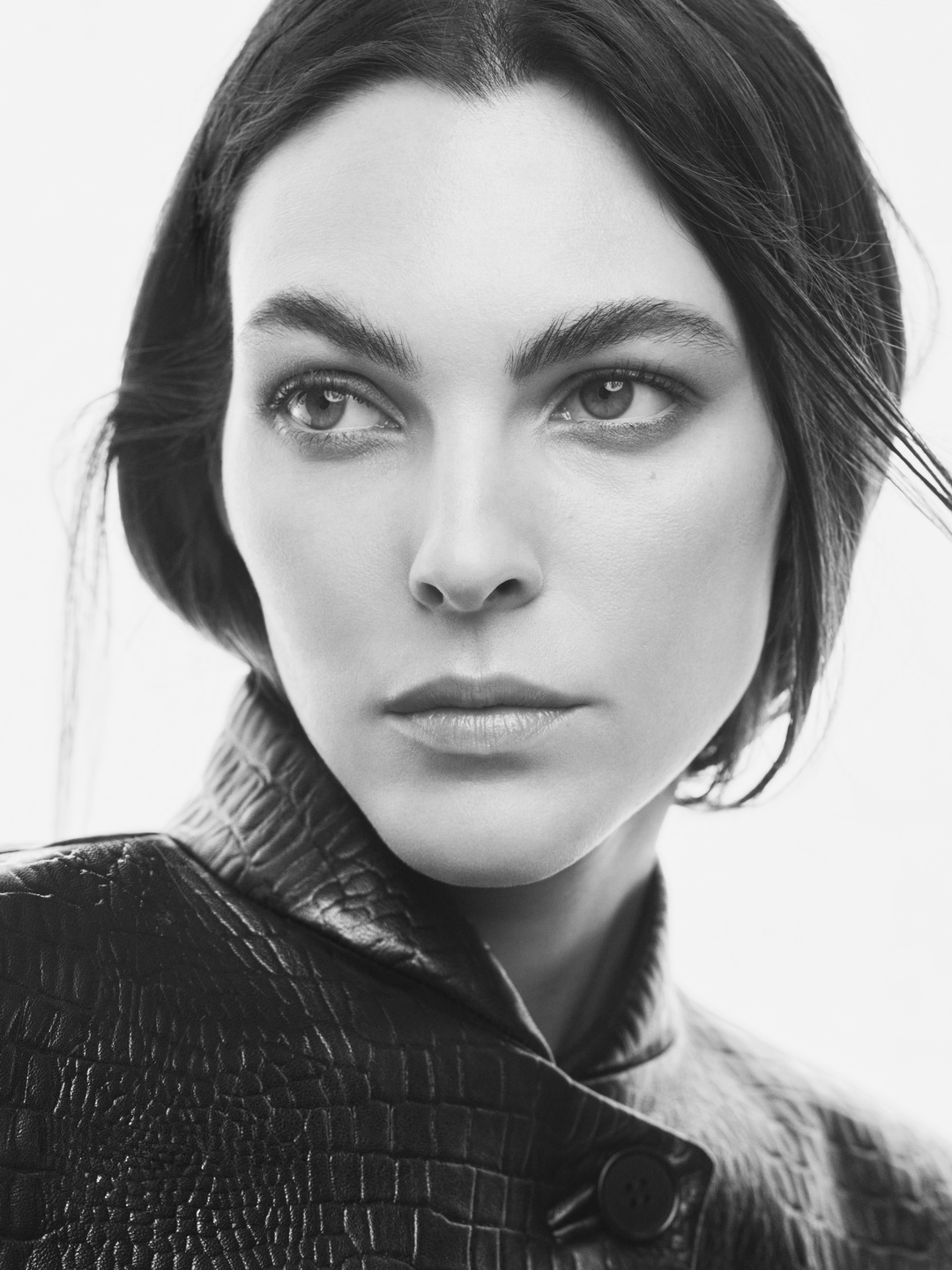 COS เปิดตัวแคมเปญ Spring Summer 2026 นำโดย Alexander Skarsgård, Park Gyuyoung, Vittoria Ceretti และ Taemin Park