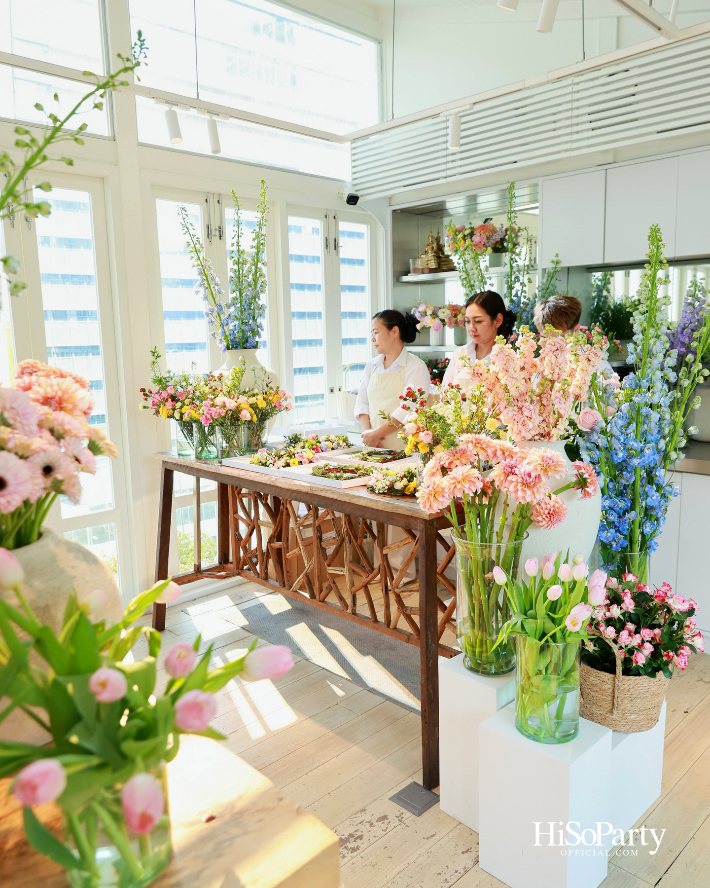 Van Cleef & Arpels ถ่ายทอด ‘บทกวีแห่งฤดูใบไม้ผลิ’ ผ่าน Lucky Spring ต้อนรับสัญลักษณ์ผีเสื้อแห่งการเริ่มต้นใหม่