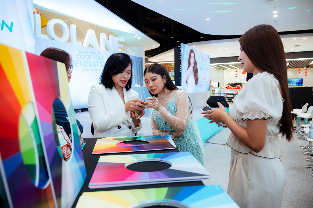 LOLANE NATURE CODE เปิดตัว ‘ออม–กรณ์นภัส‘ ชวนคนทุกเจนสนุกกับสีผม ภายใต้แนวคิด ‘GEN นี้ GEN ไหนก็ GEN ผมสวยได้ทุก GEN’
