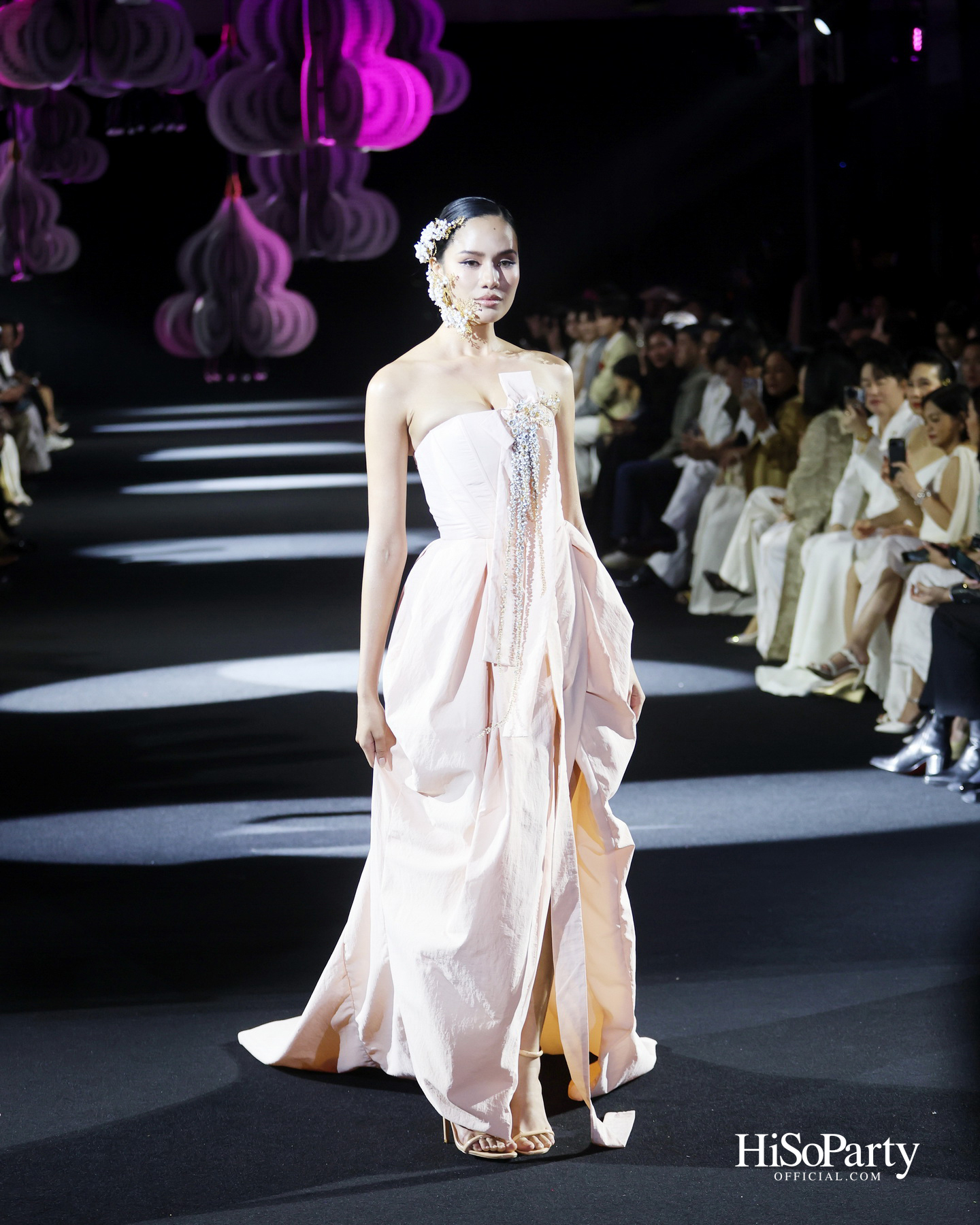 River City Bangkok เปิดค่ำคืนแห่งแสงไฟ ‘A Constellation in Bloom’ ร่วมกับ SARRAN