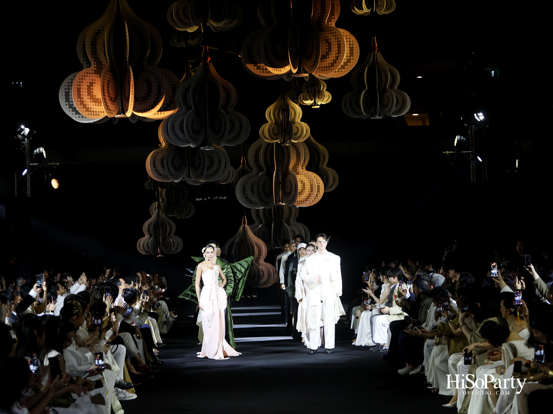 River City Bangkok เปิดค่ำคืนแห่งแสงไฟ ‘A Constellation in Bloom’ ร่วมกับ SARRAN