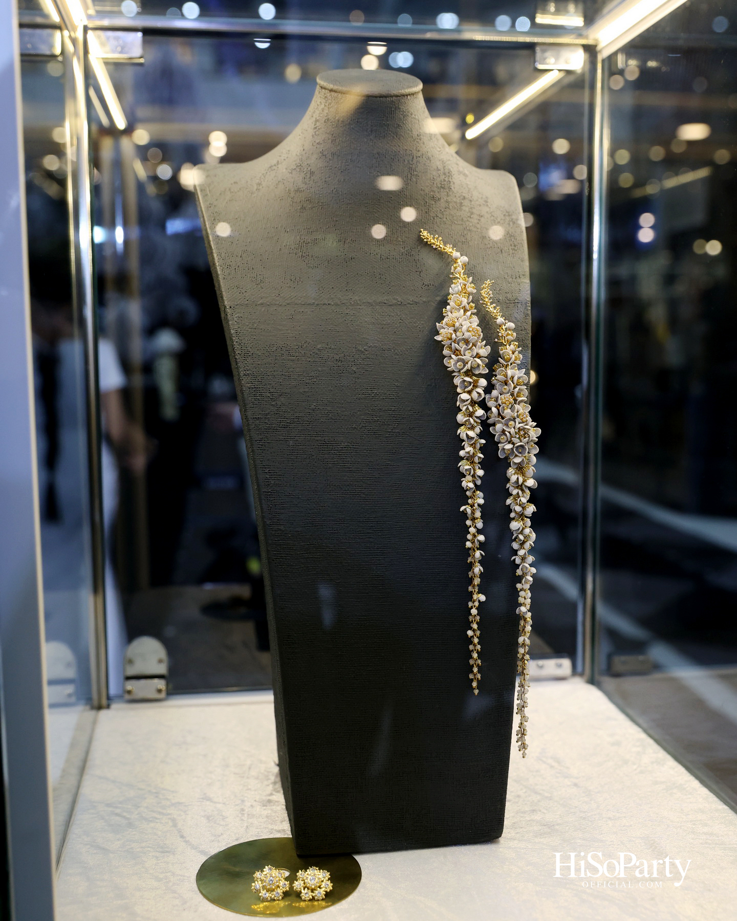 River City Bangkok เปิดค่ำคืนแห่งแสงไฟ ‘A Constellation in Bloom’ ร่วมกับ SARRAN