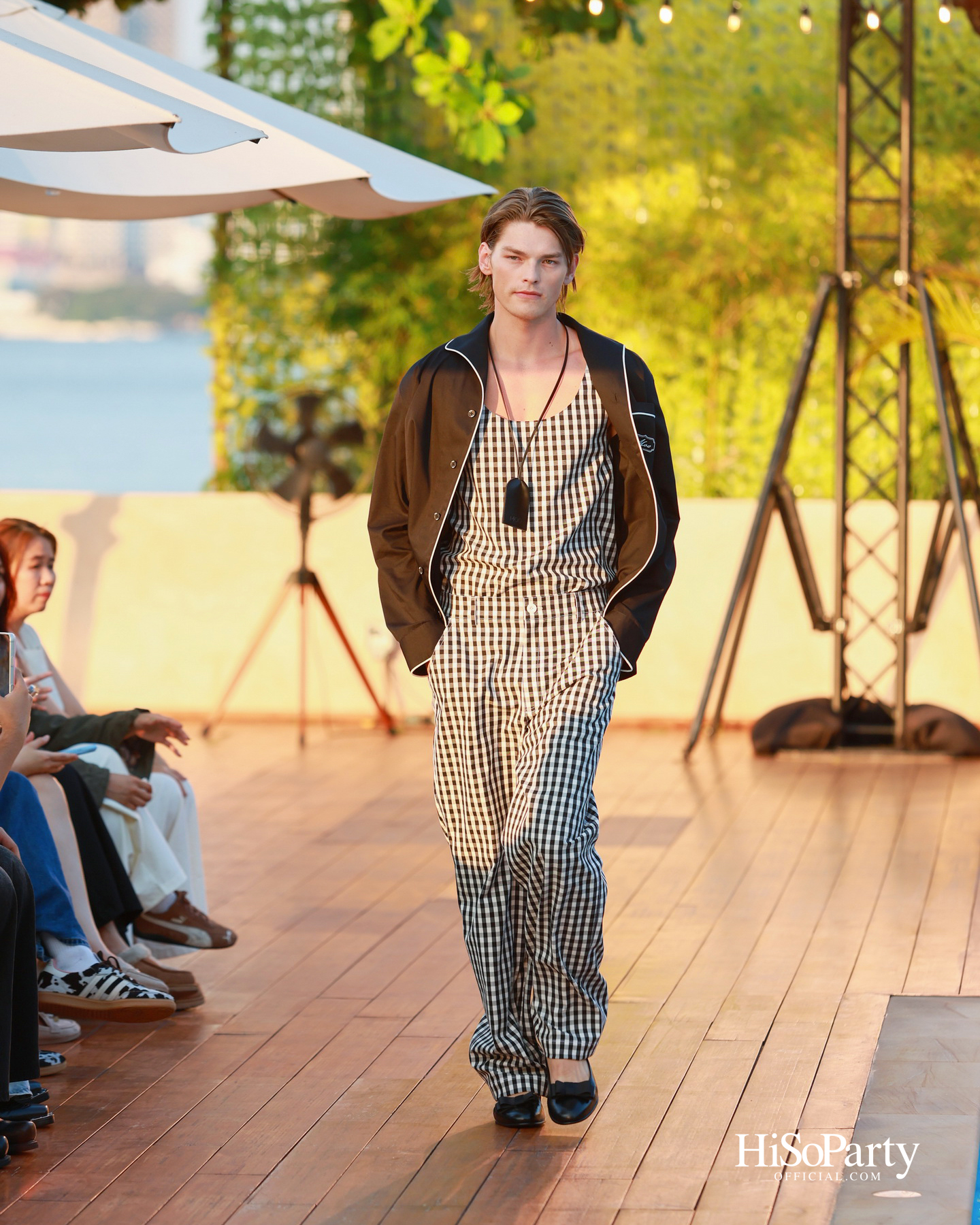 ‘24-Hr Full Service’ จาก MOO Bangkok ถ่ายทอดสไตล์ Service & Poolside ในมุมมอง Urban Casual ที่ร่วมสมัย