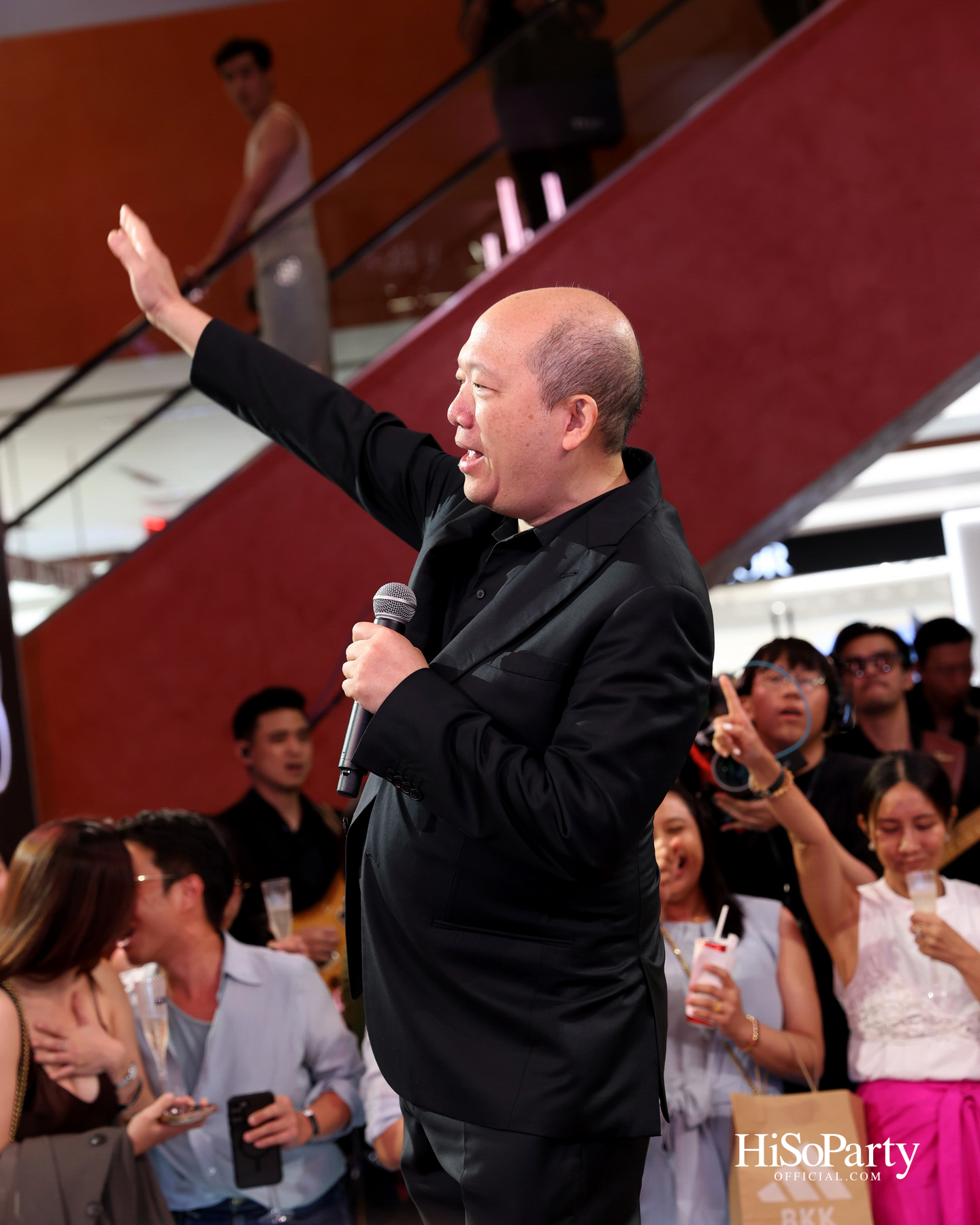 ‘CENTRAL LUXE NIGHT OUT’ ค่ำคืนแห่งแฟชั่น ไลฟ์สไตล์ และดนตรีสุดเอ็กซ์คลูซีฟ ณ เซ็นทรัลชิดลม