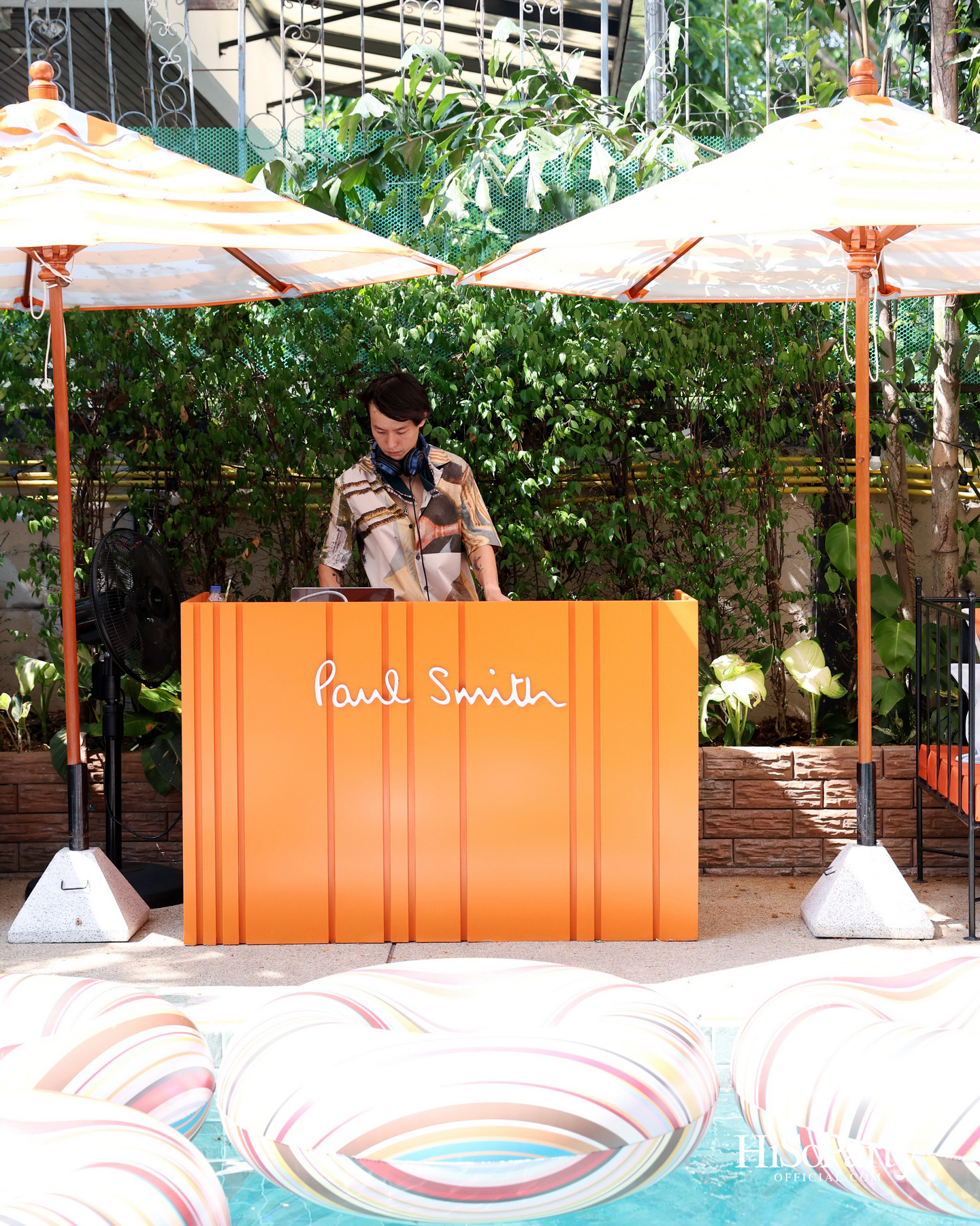 Paul Smith ชวนสัมผัสซัมเมอร์ในงาน ‘Pool Smith’ ถ่ายทอดแรงบันดาลใจสู่คอลเลกชัน Spring/Summer 2026