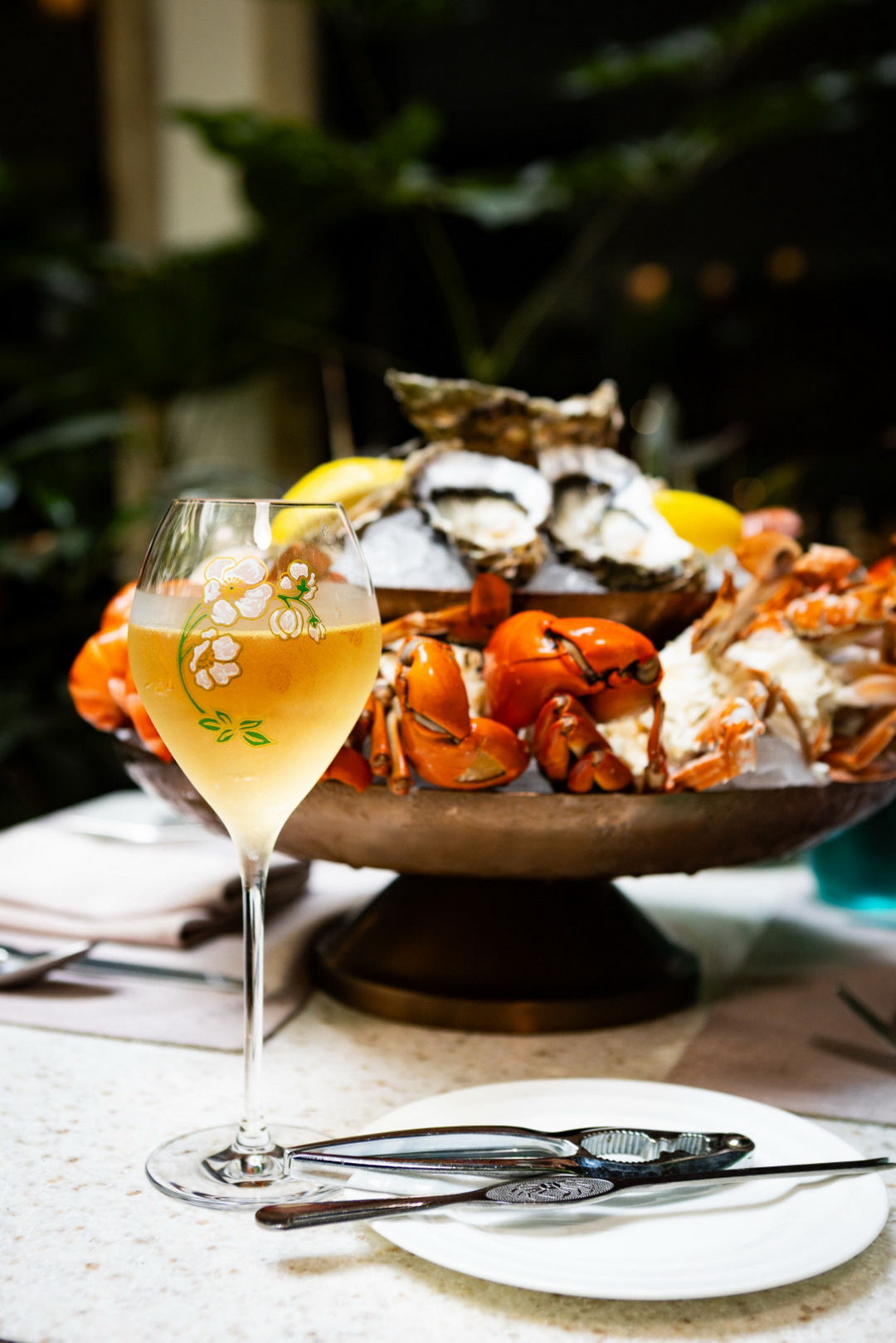 Perrier-Jouët เติมเสน่ห์วันพักผ่อน ผ่านประสบการณ์ ‘Champagne in Bloom’ ณ โรงแรมอนันตรา สยาม กรุงเทพฯ