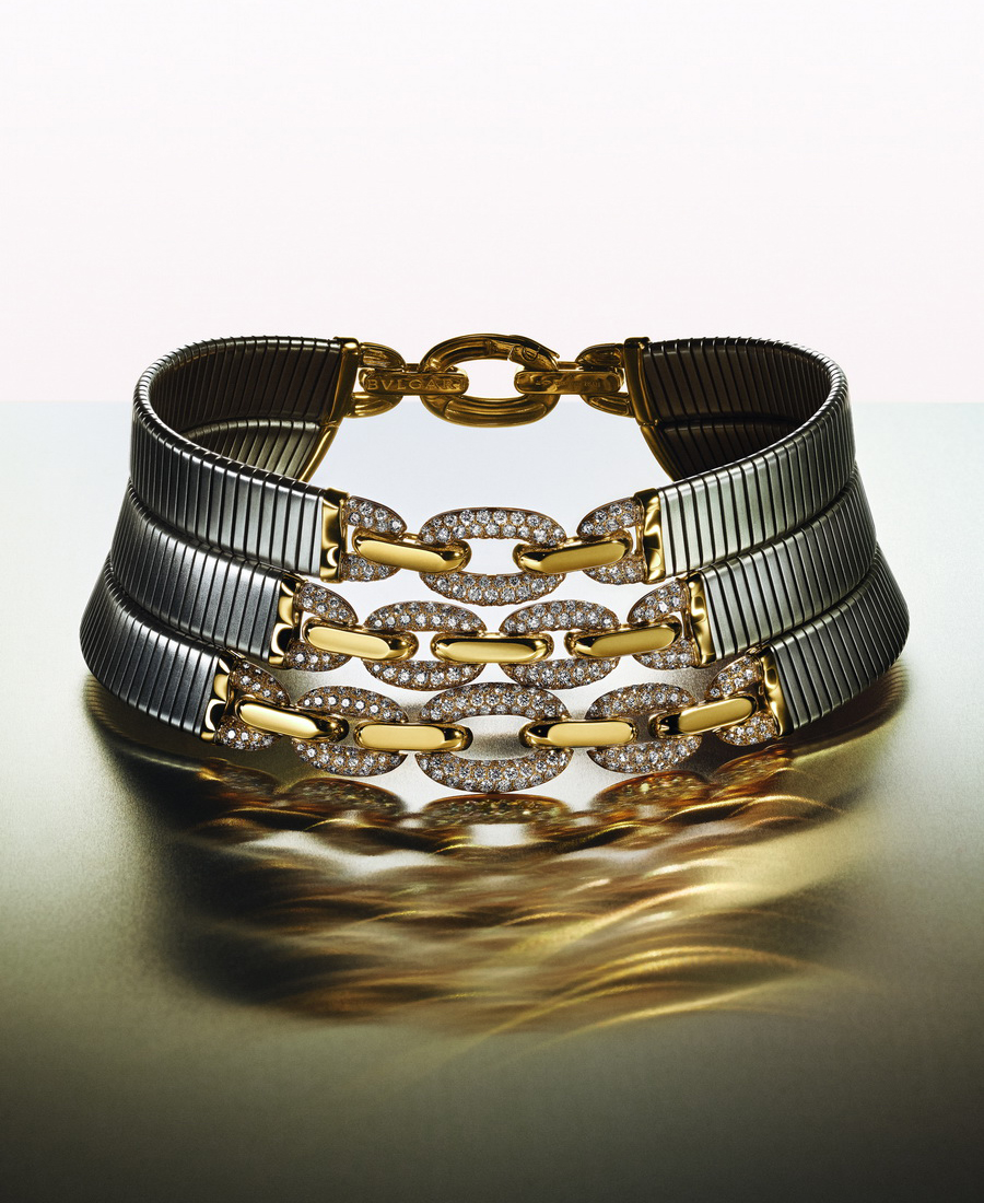 Bvlgari ถ่ายทอดมิติใหม่ของ ‘Gold & Steel’ ผ่านสองไอคอนแห่งเมซง