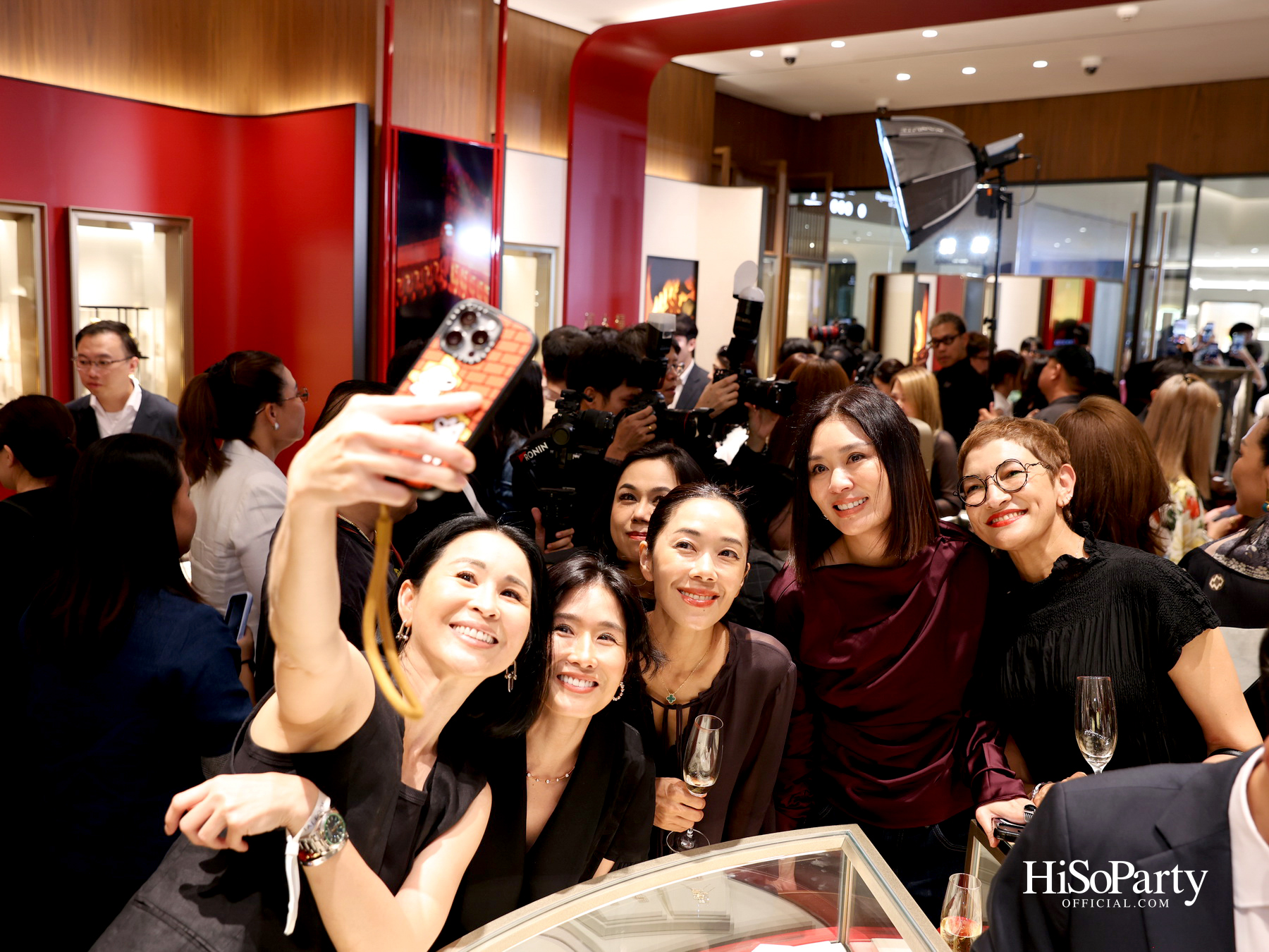 Chow Tai Fook ฉลองเปิดตัวบูติกใหม่ ณ สยามพารากอน พร้อมเผยโฉมคอลเลกชัน ‘DAWN’