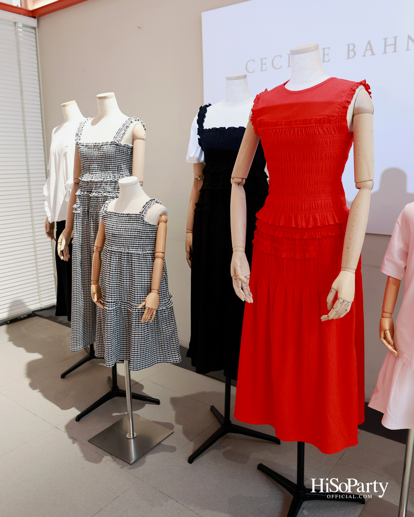UNIQLO เปิดตัวคอลเลกชันร่วมกับ Cecilie Bahnsen ครั้งแรก ถ่ายทอดเสน่ห์แห่ง LifeWear ภายใต้คอนเซปต์ ‘Shapes of Poetry’