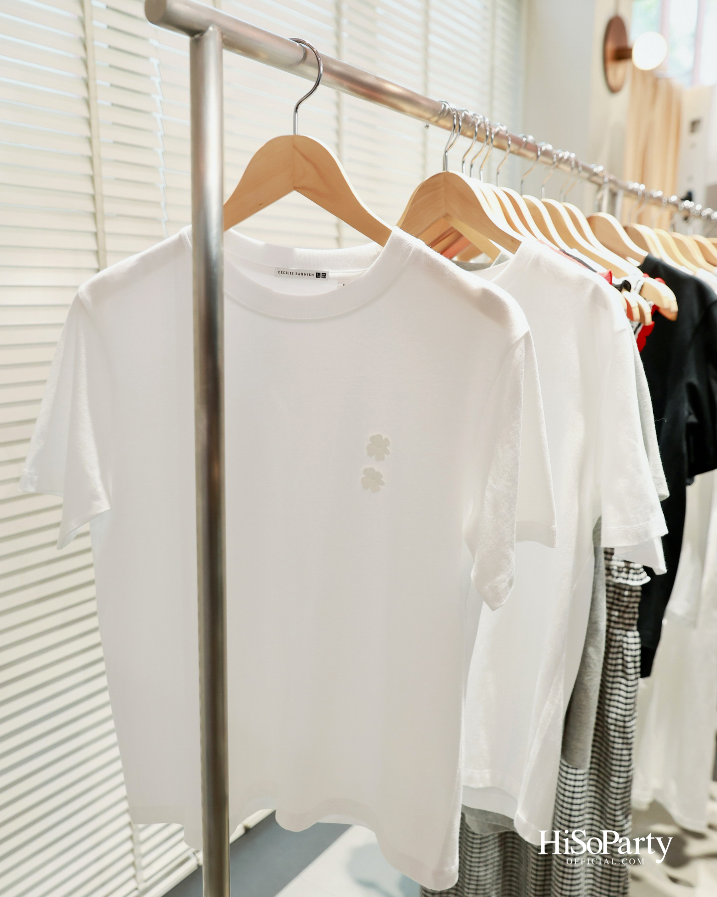 UNIQLO เปิดตัวคอลเลกชันร่วมกับ Cecilie Bahnsen ครั้งแรก ถ่ายทอดเสน่ห์แห่ง LifeWear ภายใต้คอนเซปต์ ‘Shapes of Poetry’
