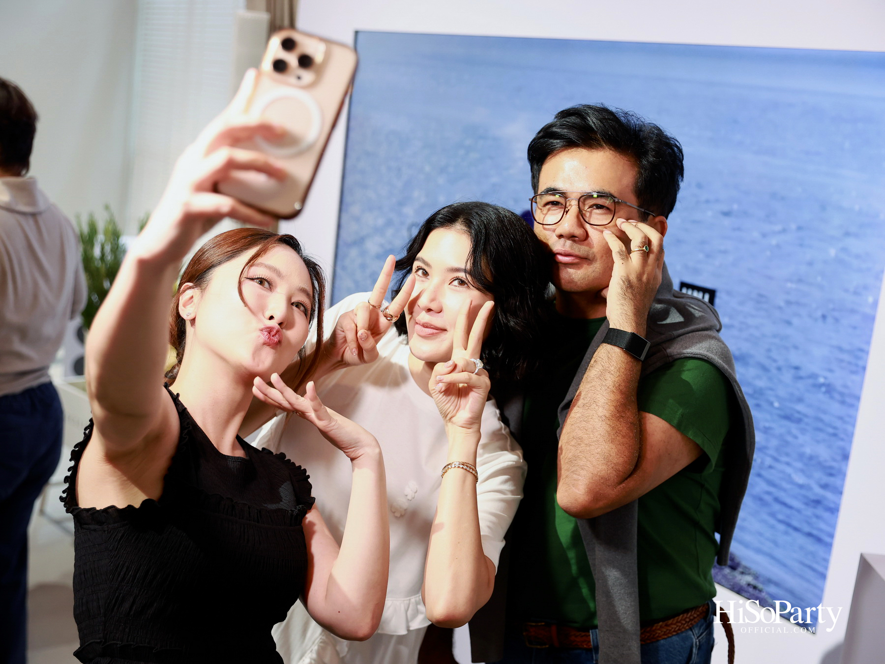 UNIQLO เปิดตัวคอลเลกชันร่วมกับ Cecilie Bahnsen ครั้งแรก ถ่ายทอดเสน่ห์แห่ง LifeWear ภายใต้คอนเซปต์ ‘Shapes of Poetry’