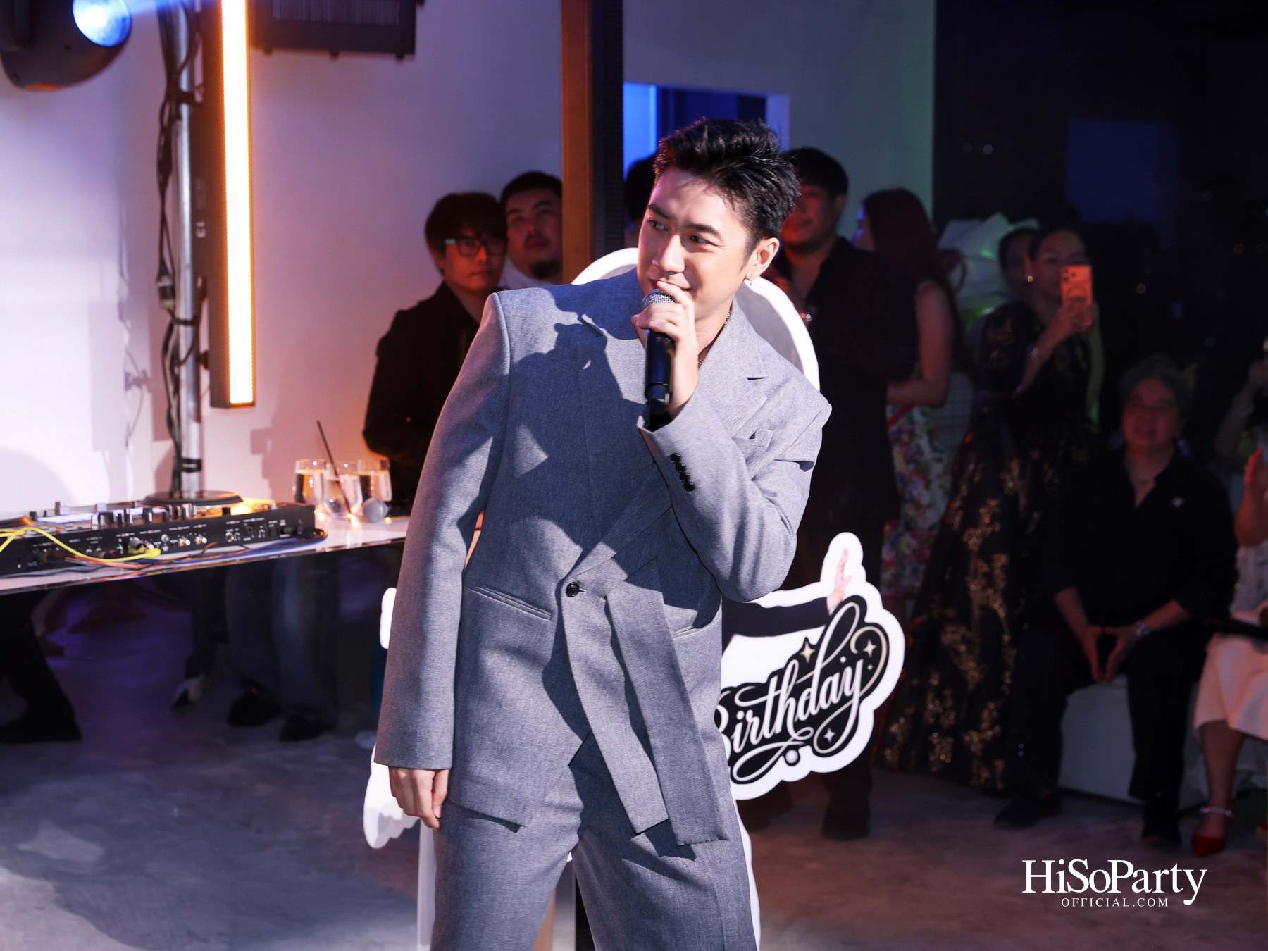 Beauty Gems, TQM และ ALTITUDE จัดงาน ‘The Extravaganza of Gems’ เปิดตัว ONE RESIDENCE CHAROENKRUNG พร้อมร่วมฉลองวันเกิด คุณหนึ่ง - สุริยน