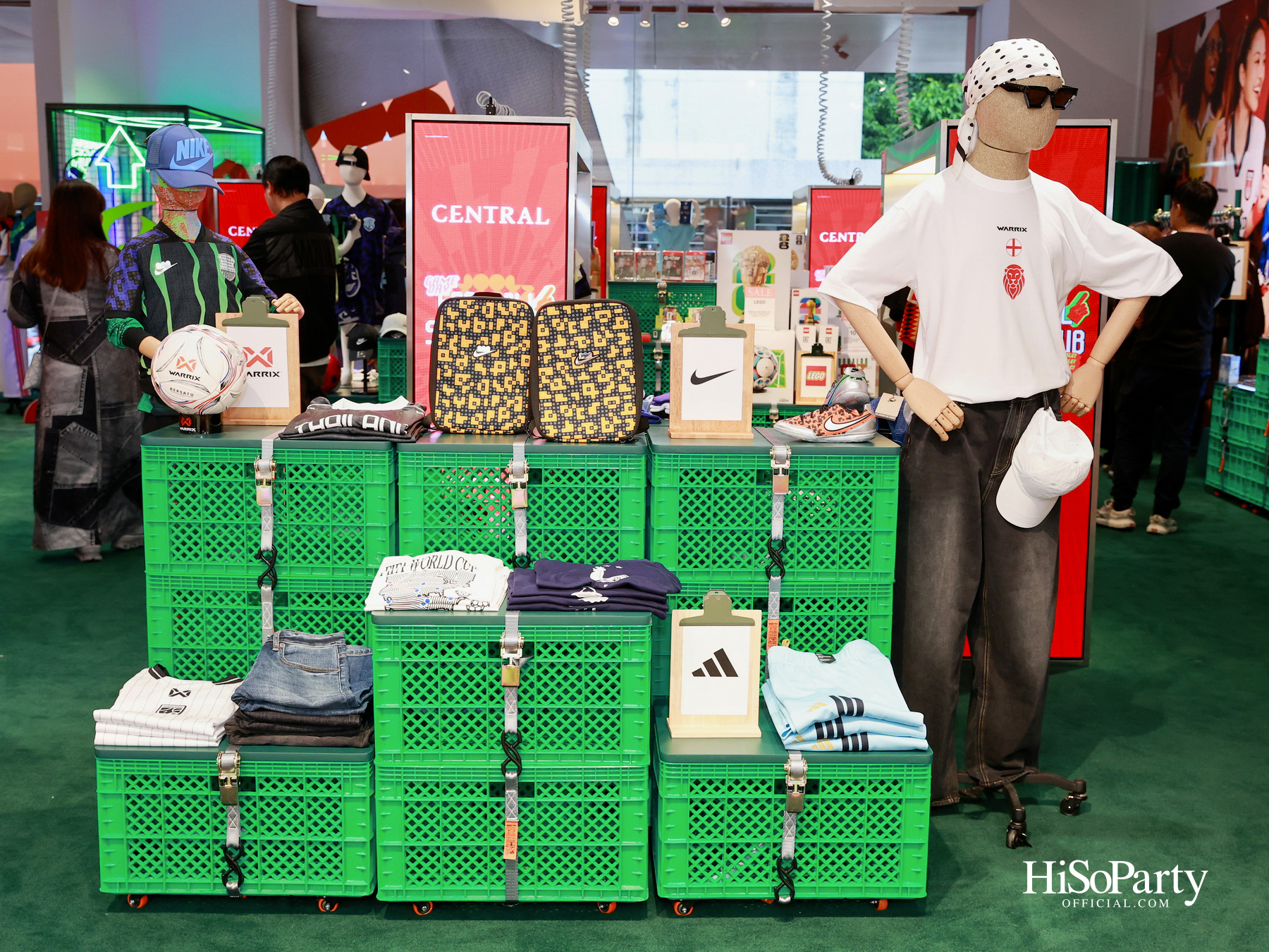 ‘CENTRAL FOOTBALL SOCIAL CLUB’ เปิดโลก Football Trading Cards กับคอลเลกชันหายากมูลค่ารวมกว่า 60 ล้านบาท