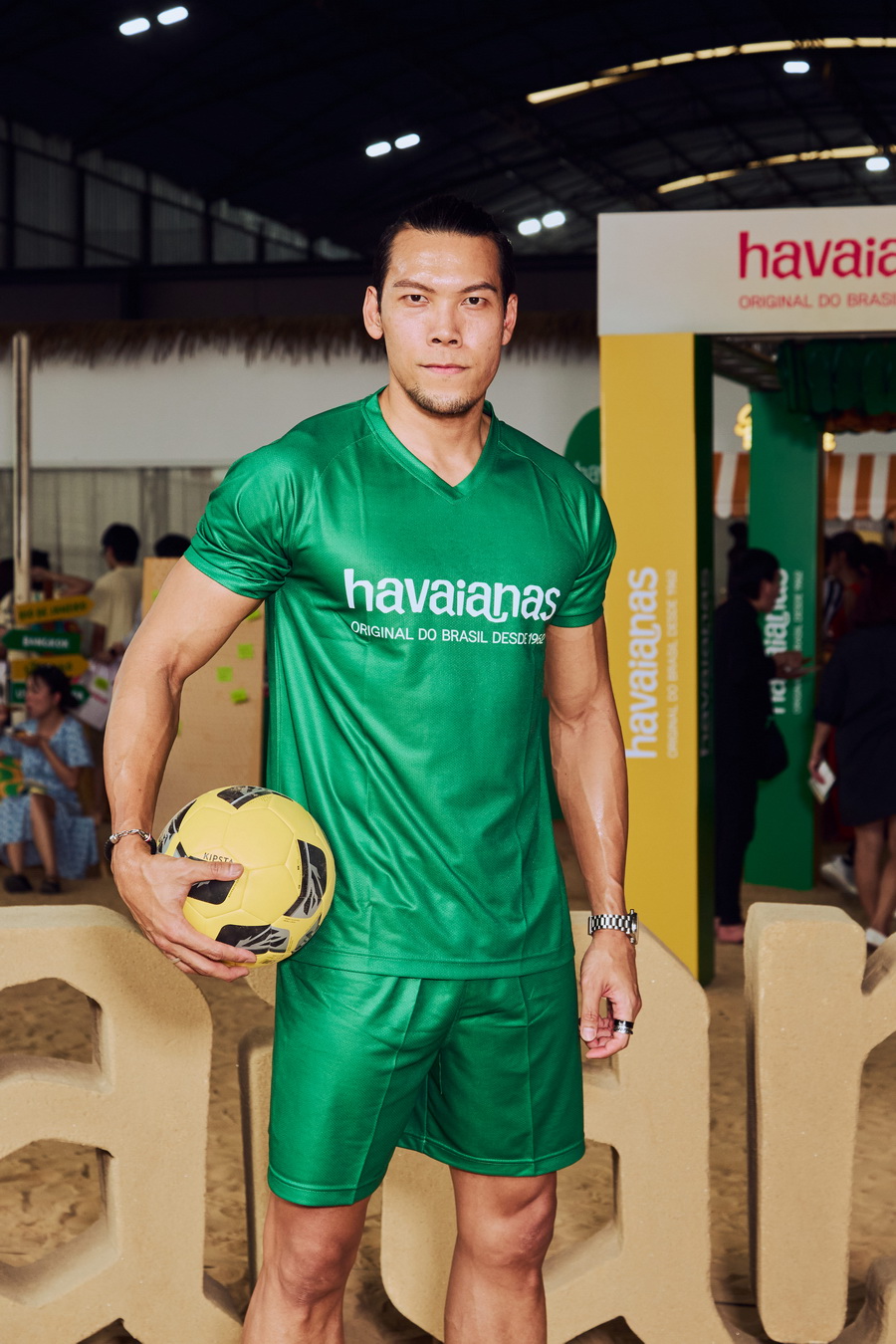 Havaianas ชวน ‘ติวเตอร์ - ยิม’ เปิดเกมความสนุกริมชายหาด พร้อมเปิดตัว ‘Top Nations Collection’