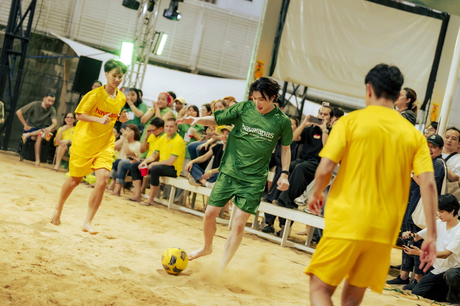 Havaianas ชวน ‘ติวเตอร์ - ยิม’ เปิดเกมความสนุกริมชายหาด พร้อมเปิดตัว ‘Top Nations Collection’