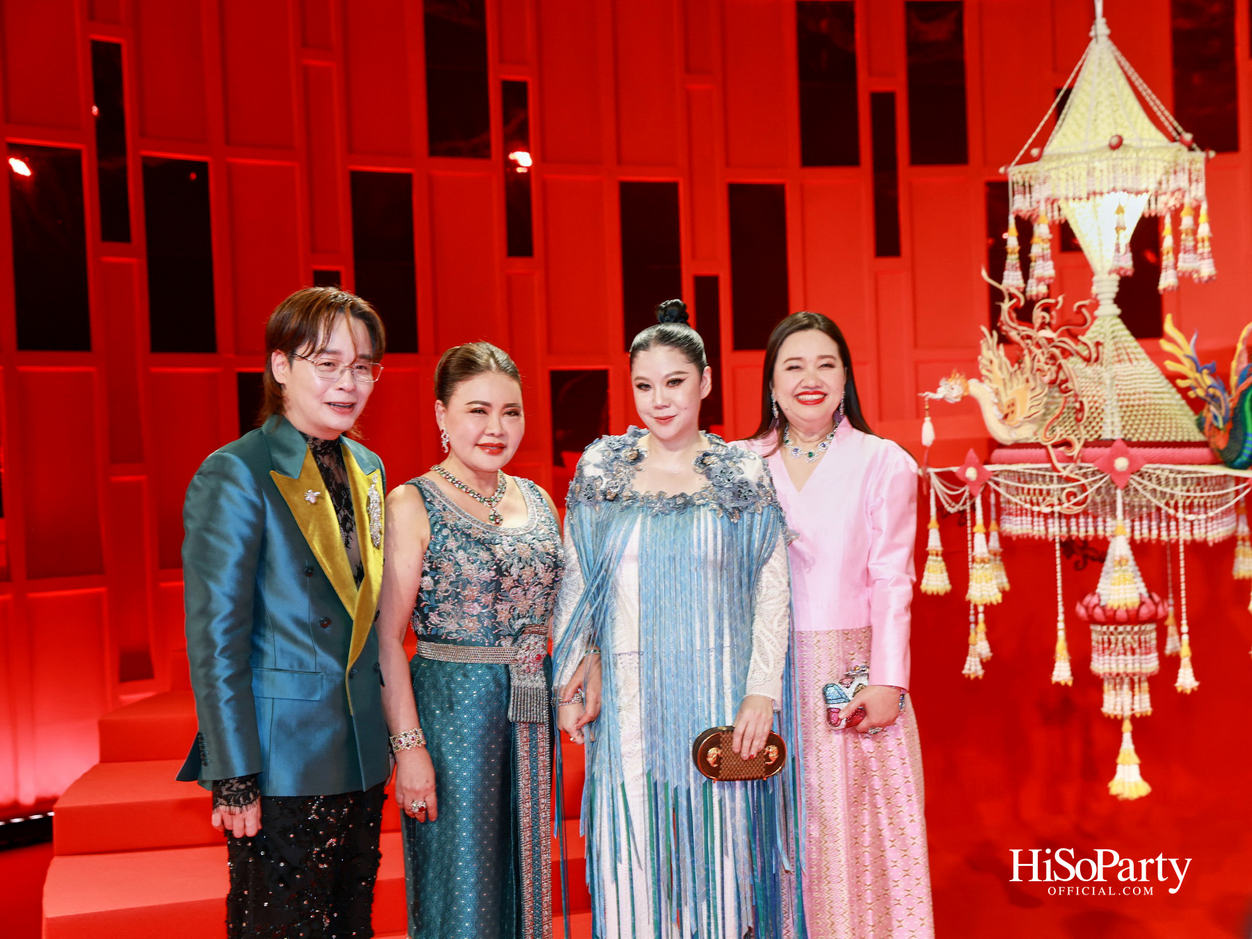 ‘THREADS OF AMAZING THAILAND’ ถ่ายทอดเสน่ห์ผ้าไทยร่วมสมัย ผสานความงดงามแห่งอัญมณีจาก Beauty Gems