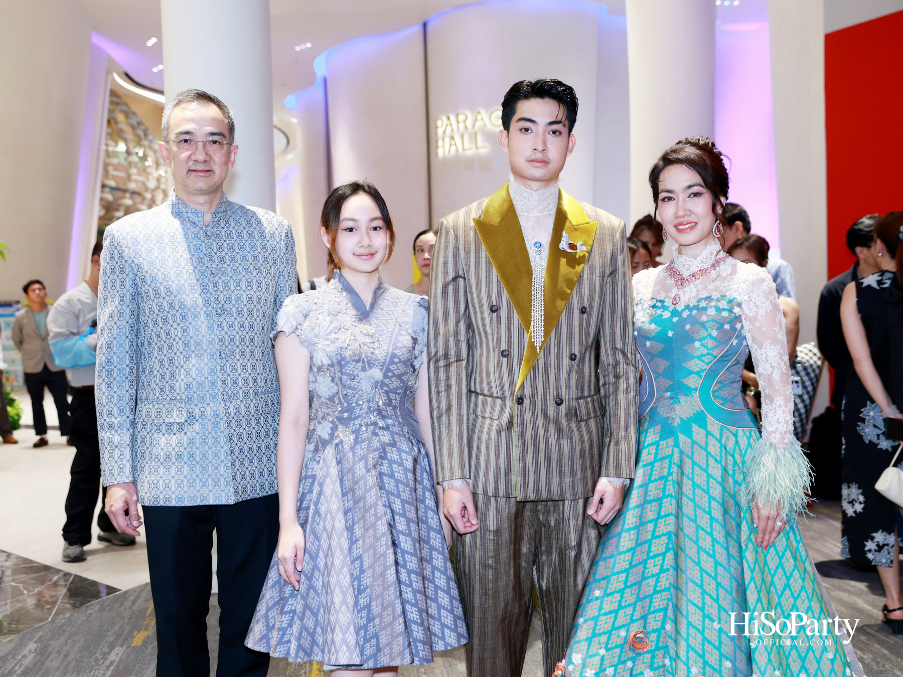 ‘THREADS OF AMAZING THAILAND’ ถ่ายทอดเสน่ห์ผ้าไทยร่วมสมัย ผสานความงดงามแห่งอัญมณีจาก Beauty Gems